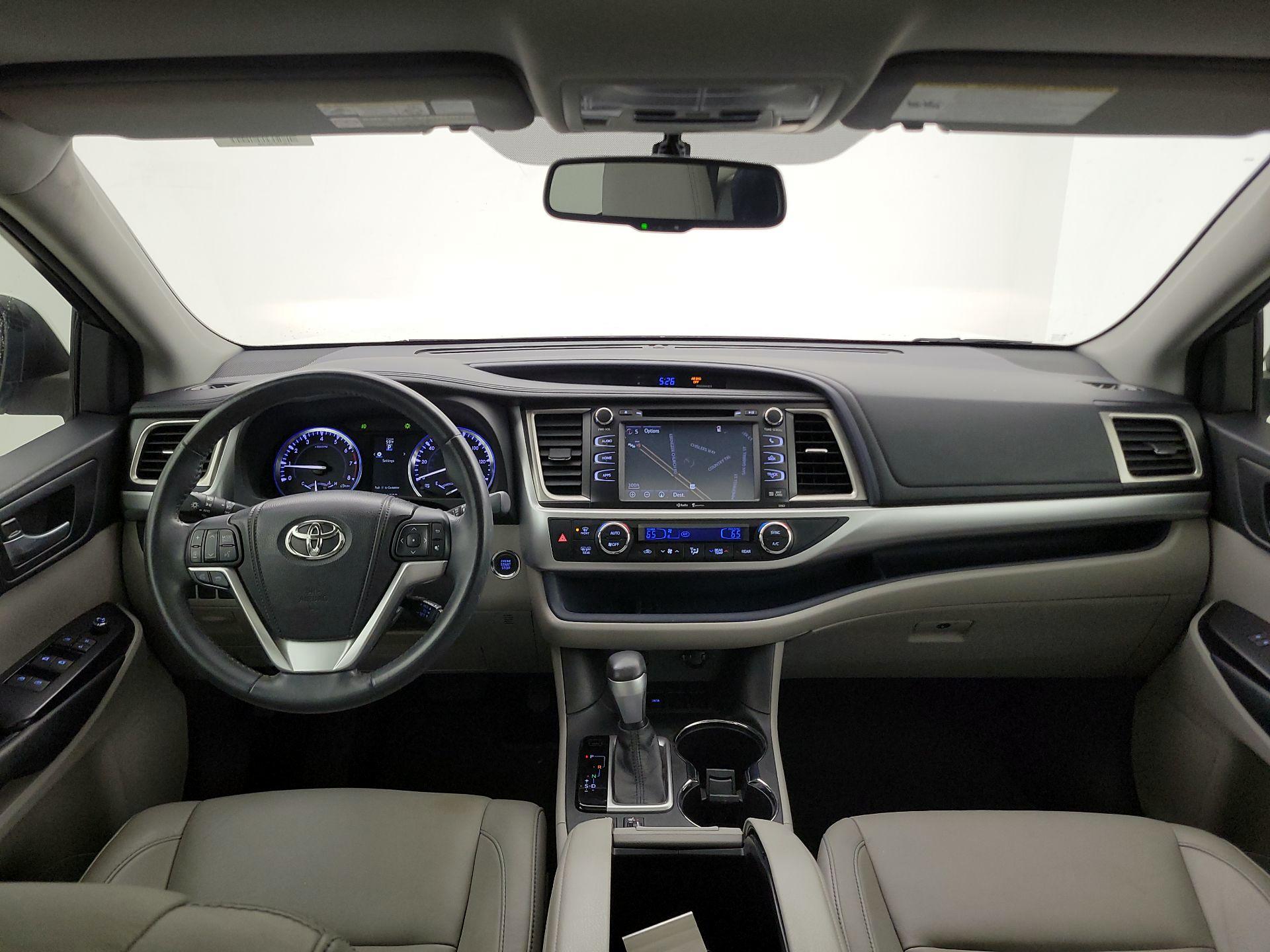 Thumbnail: 2014 Toyota Highlander - 9