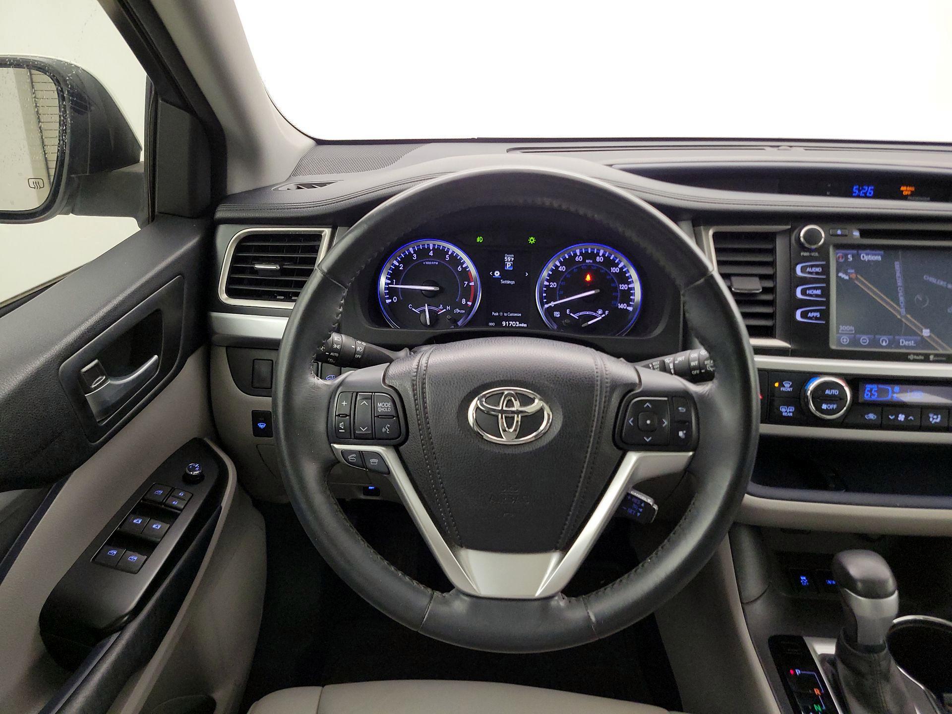 Thumbnail: 2014 Toyota Highlander - 10