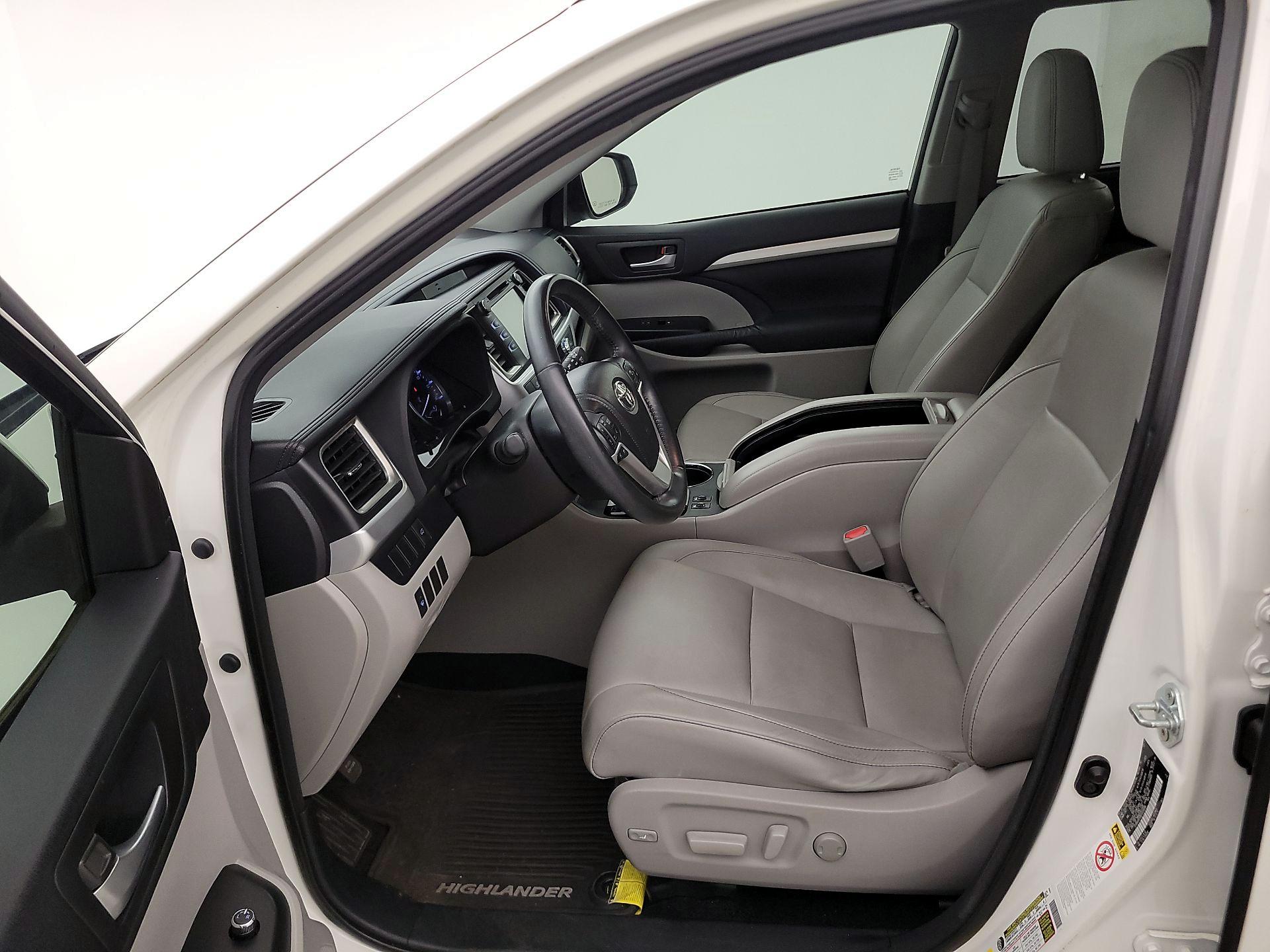 Thumbnail: 2014 Toyota Highlander - 11