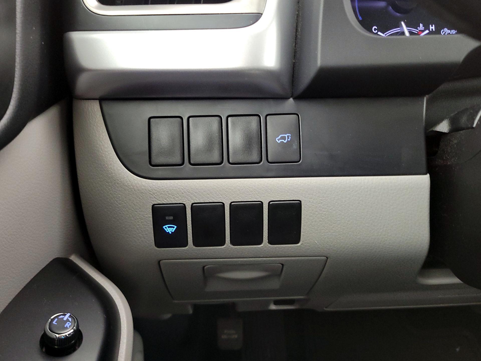 Thumbnail: 2014 Toyota Highlander - 13