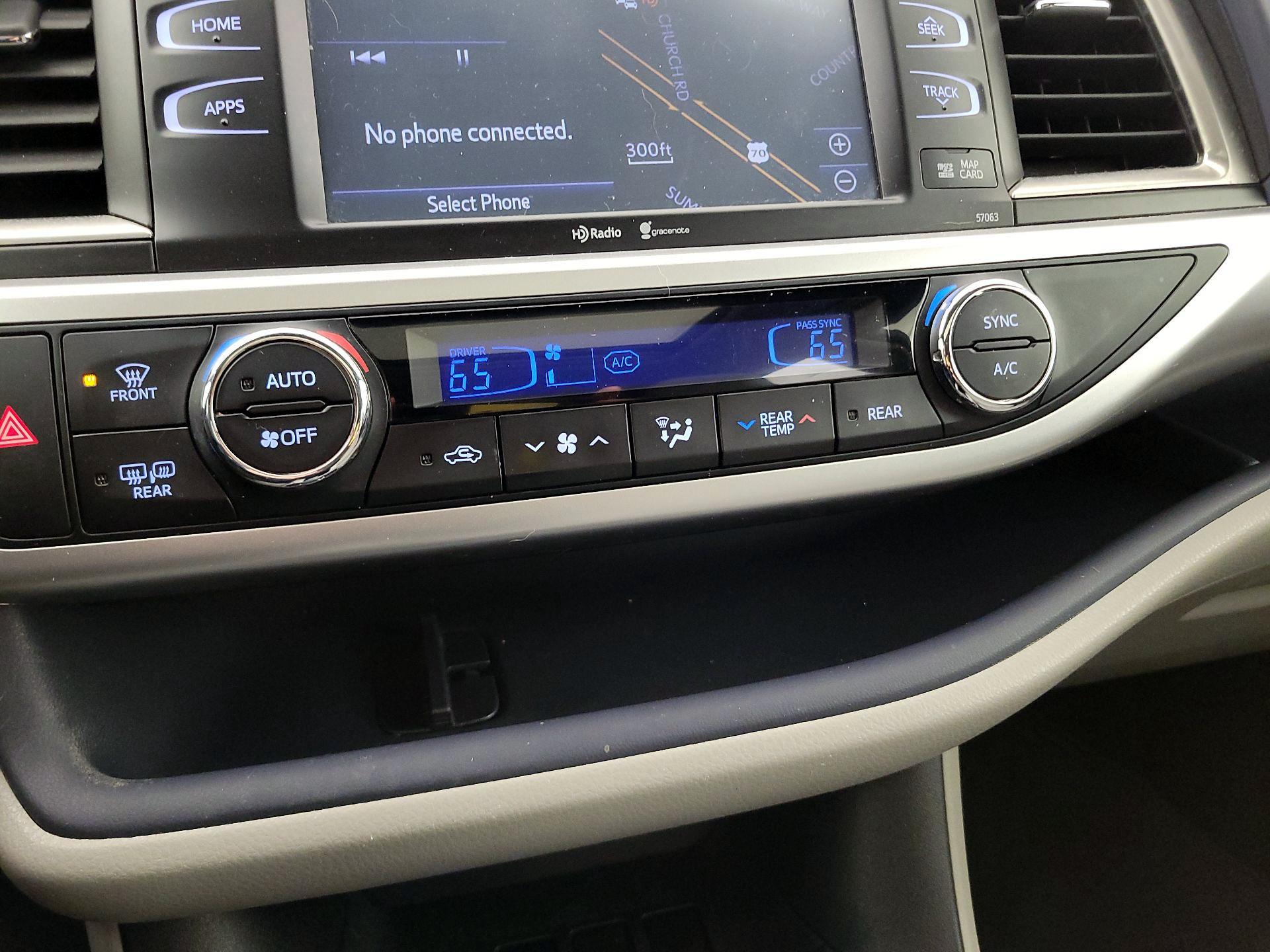 Thumbnail: 2014 Toyota Highlander - 17