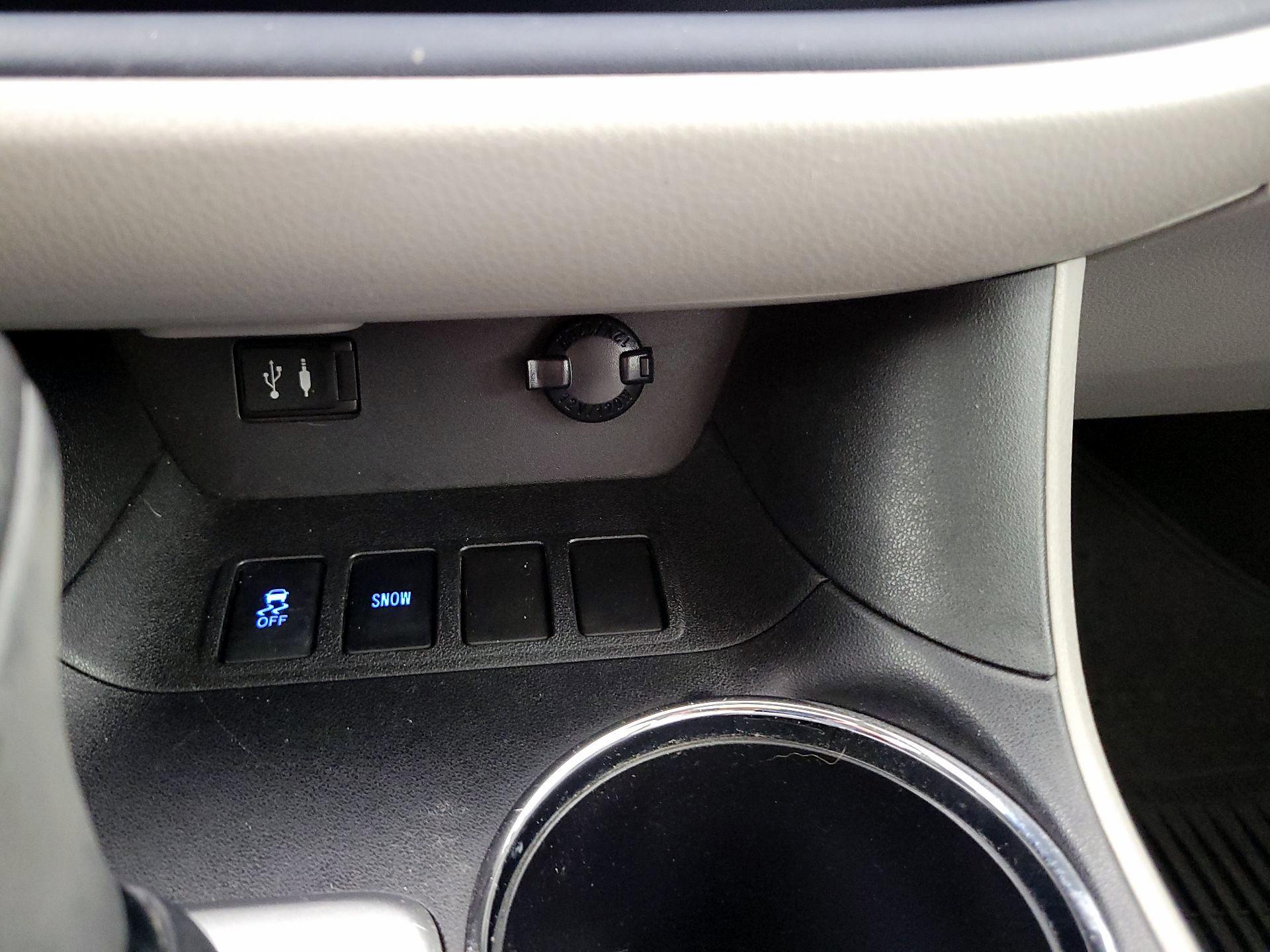 Thumbnail: 2014 Toyota Highlander - 19