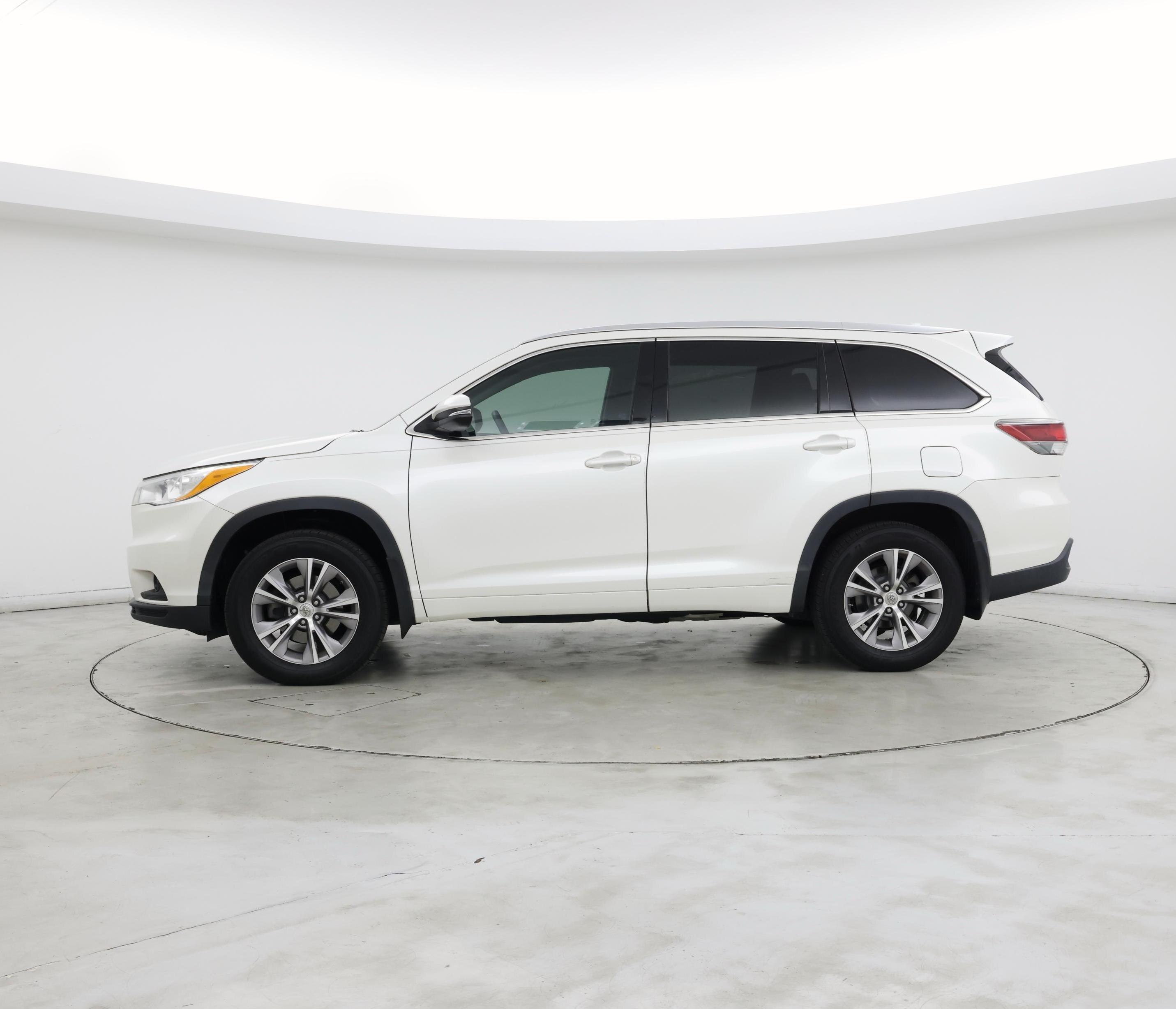 Thumbnail: 2014 Toyota Highlander - 3