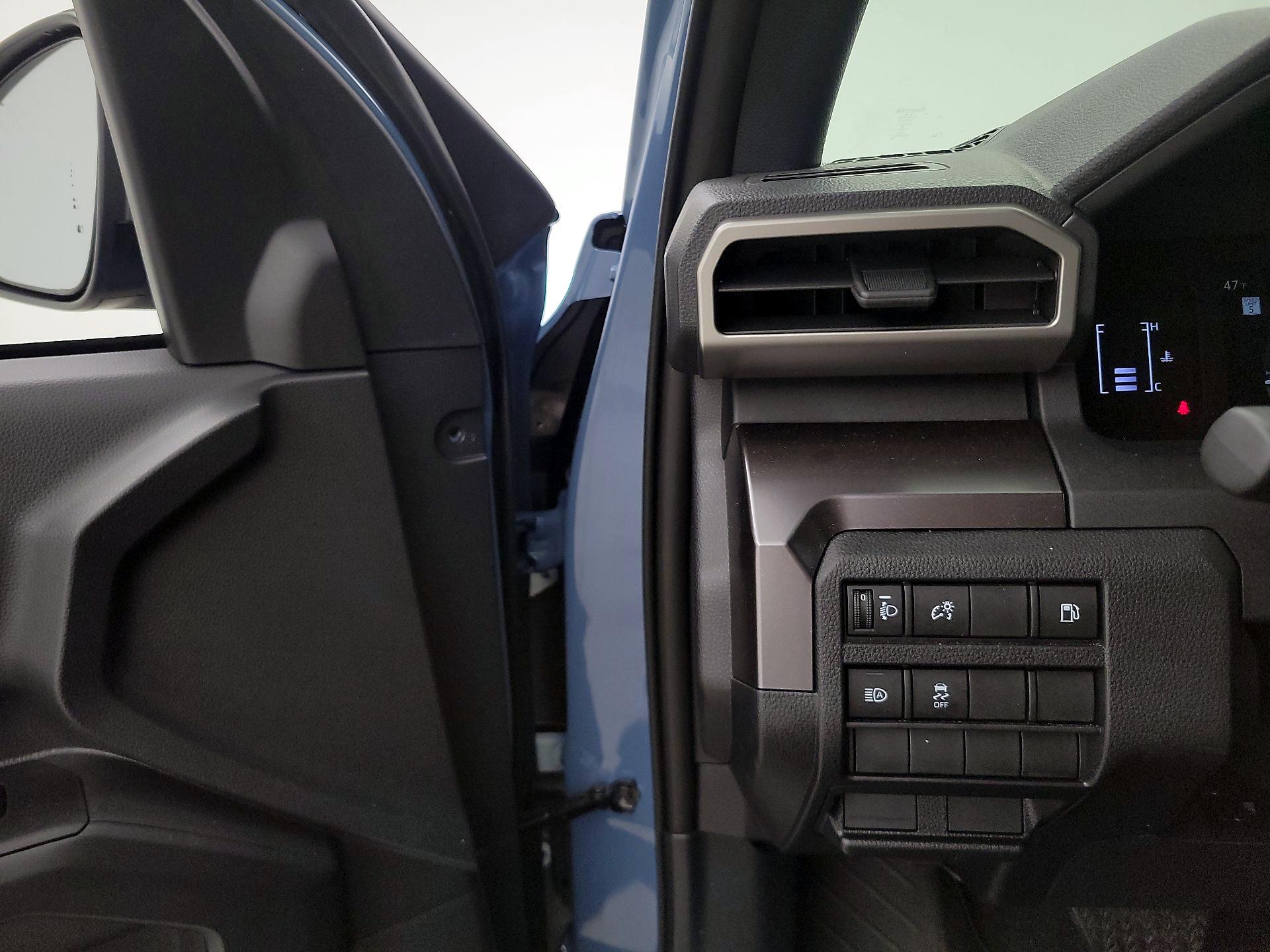 Thumbnail: 2025 Toyota 4Runner - 13