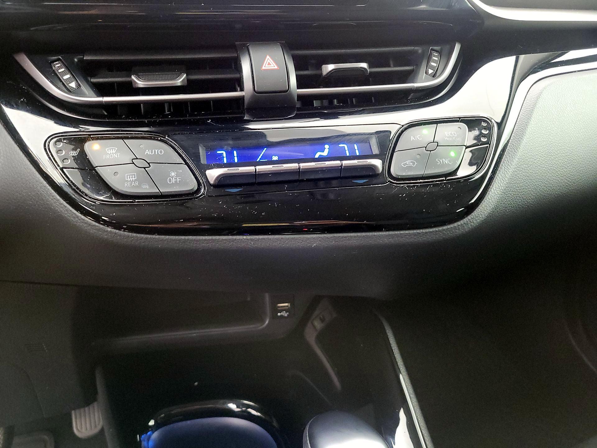 Thumbnail: 2022 Toyota C-HR - 16