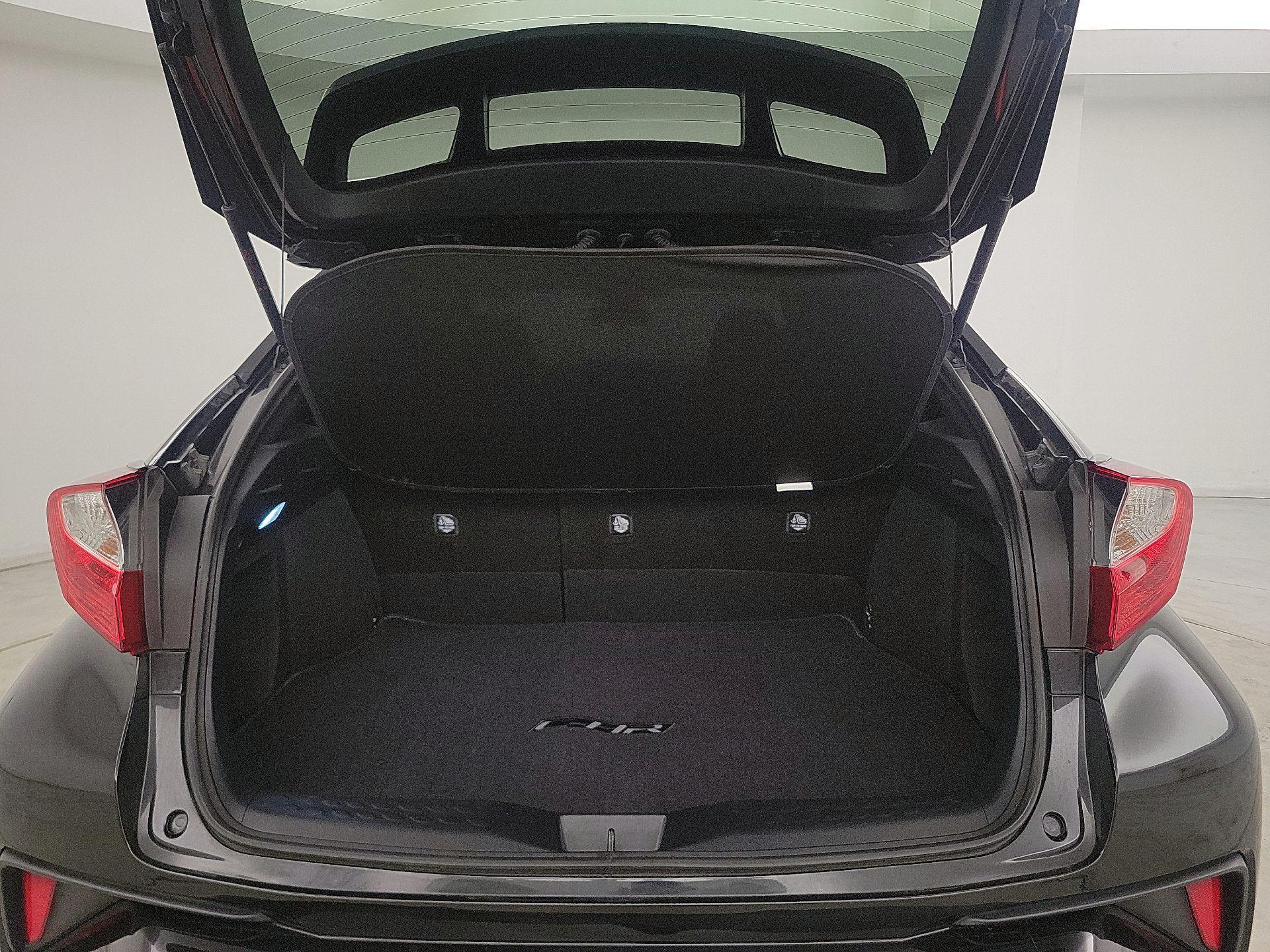 Thumbnail: 2022 Toyota C-HR - 20