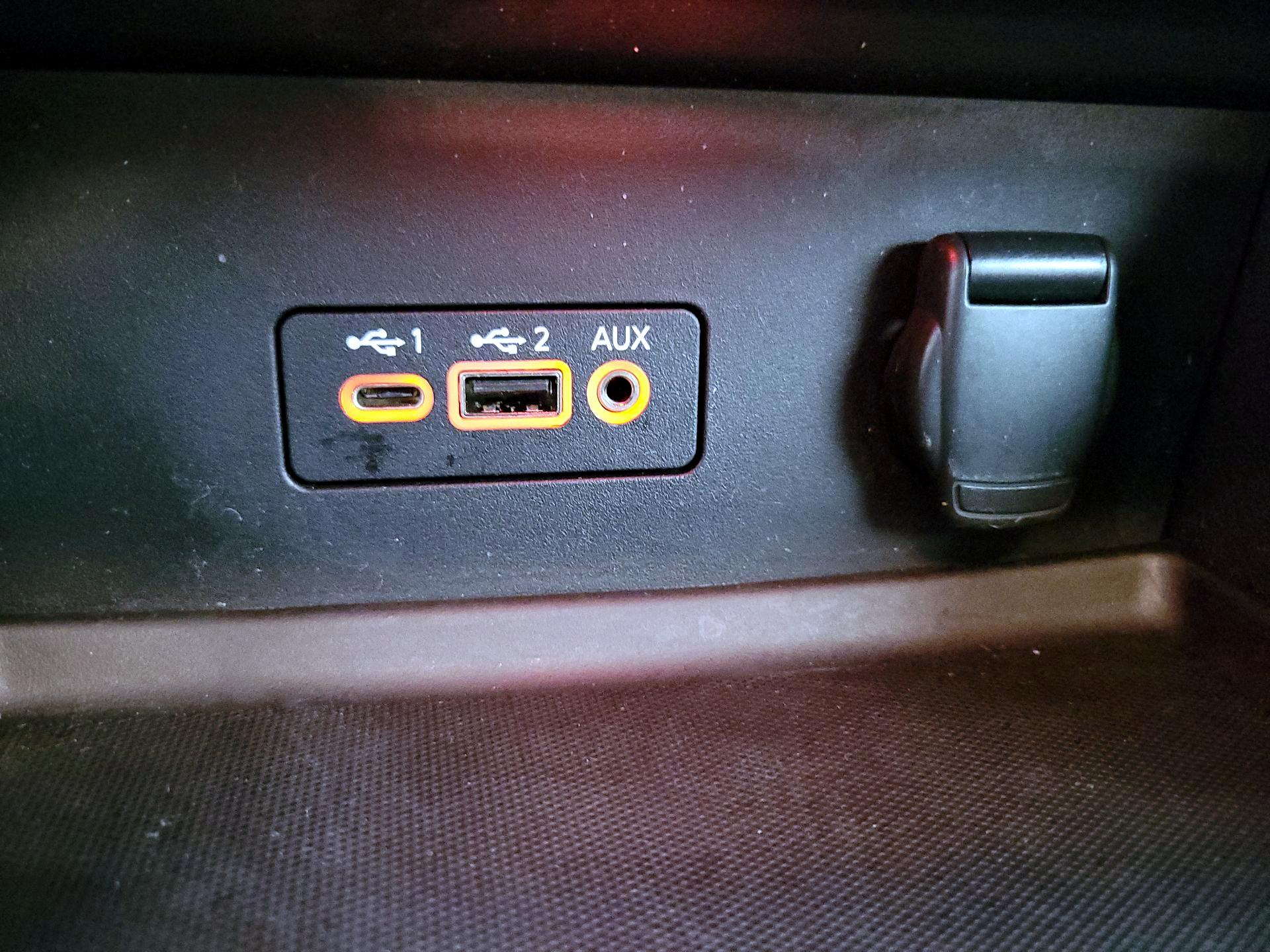 Thumbnail: 2020 Nissan Sentra - 18