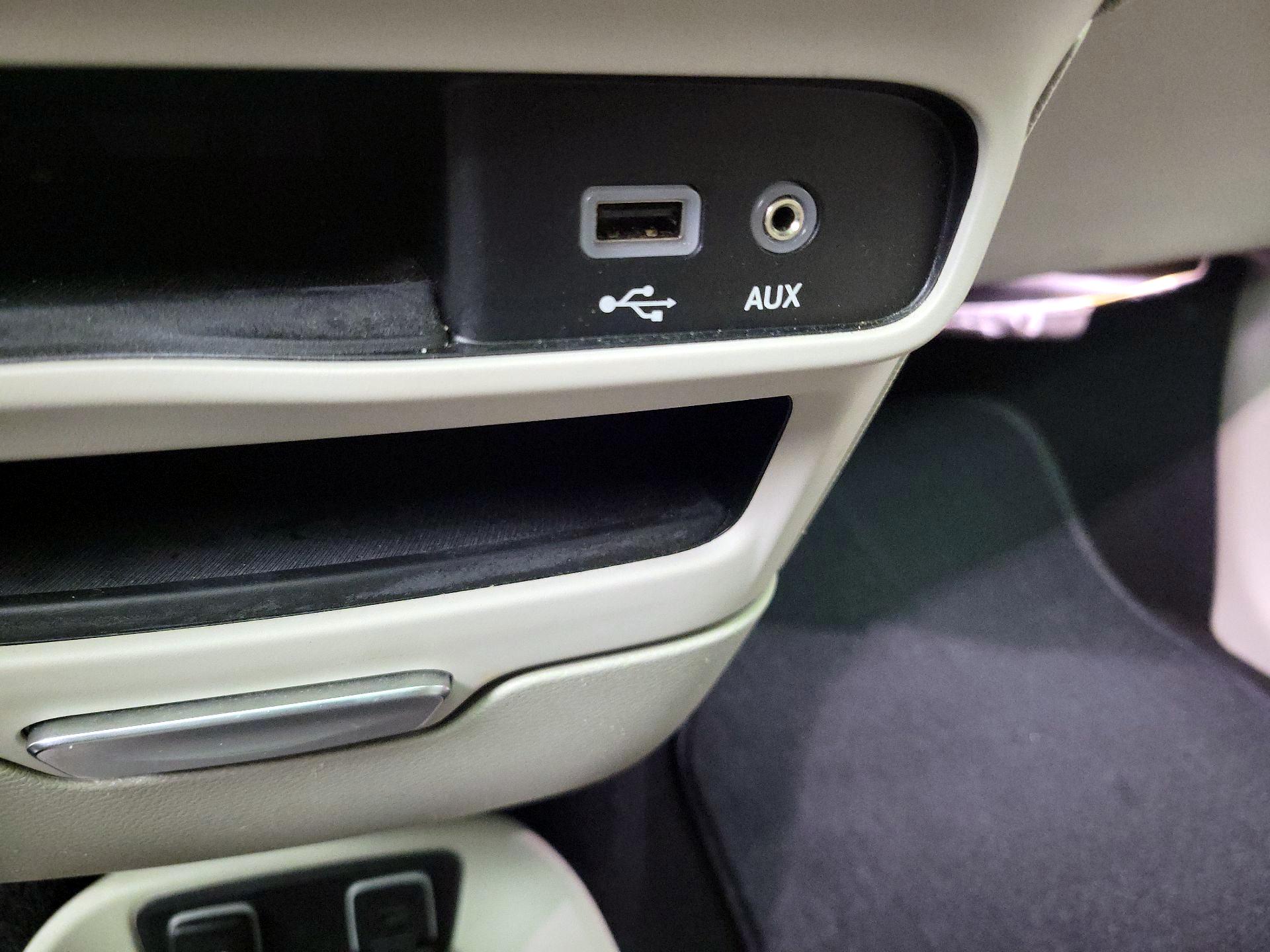 Thumbnail: 2020 Chrysler Pacifica - 19