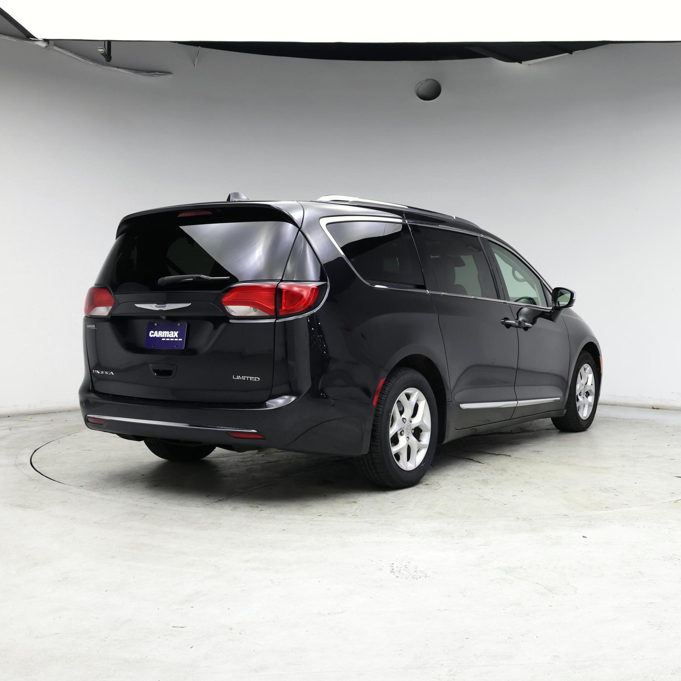 Thumbnail: 2020 Chrysler Pacifica - 8