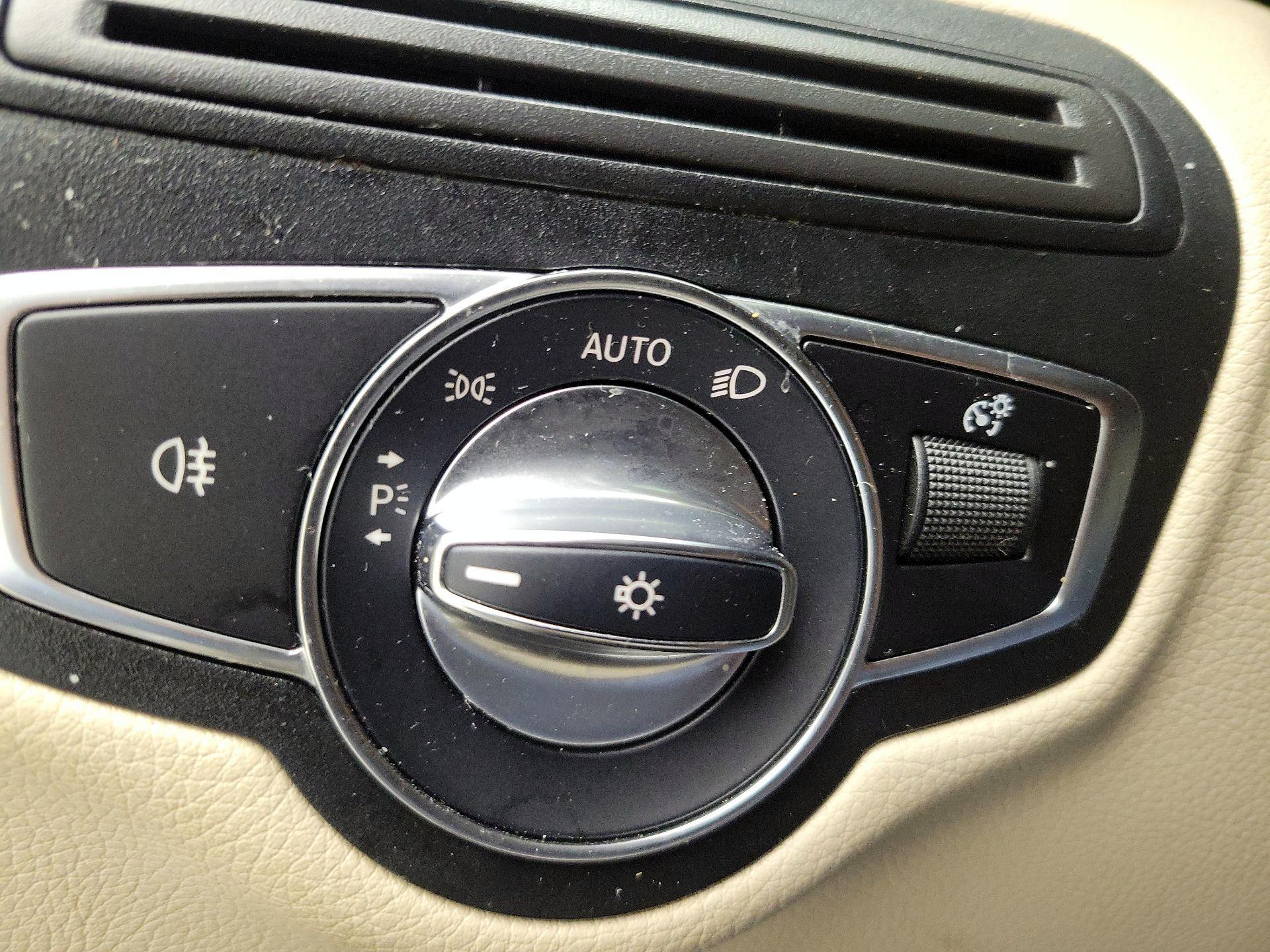 Thumbnail: 2018 Mercedes-Benz GLC - 13