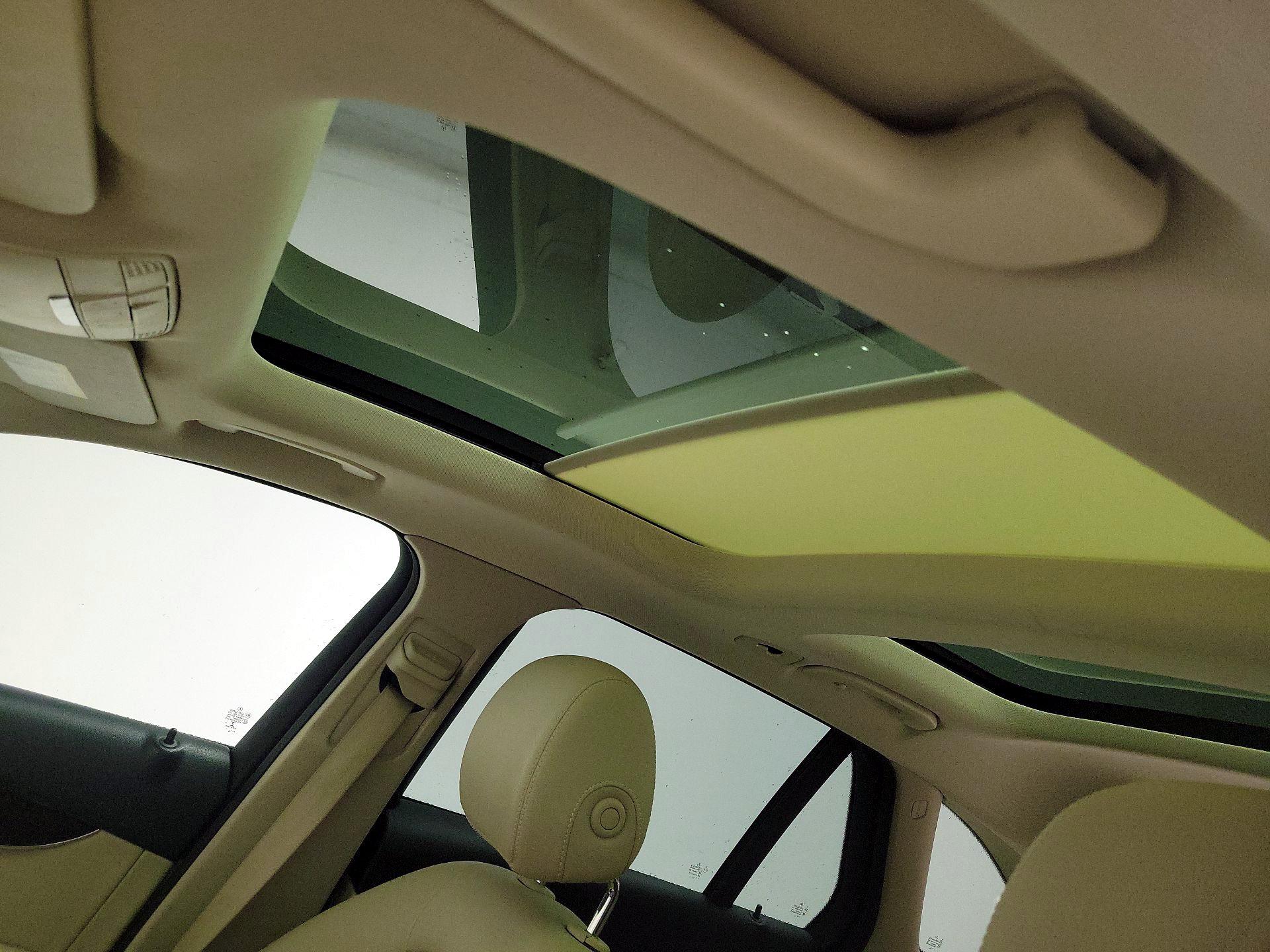 Thumbnail: 2018 Mercedes-Benz GLC - 19