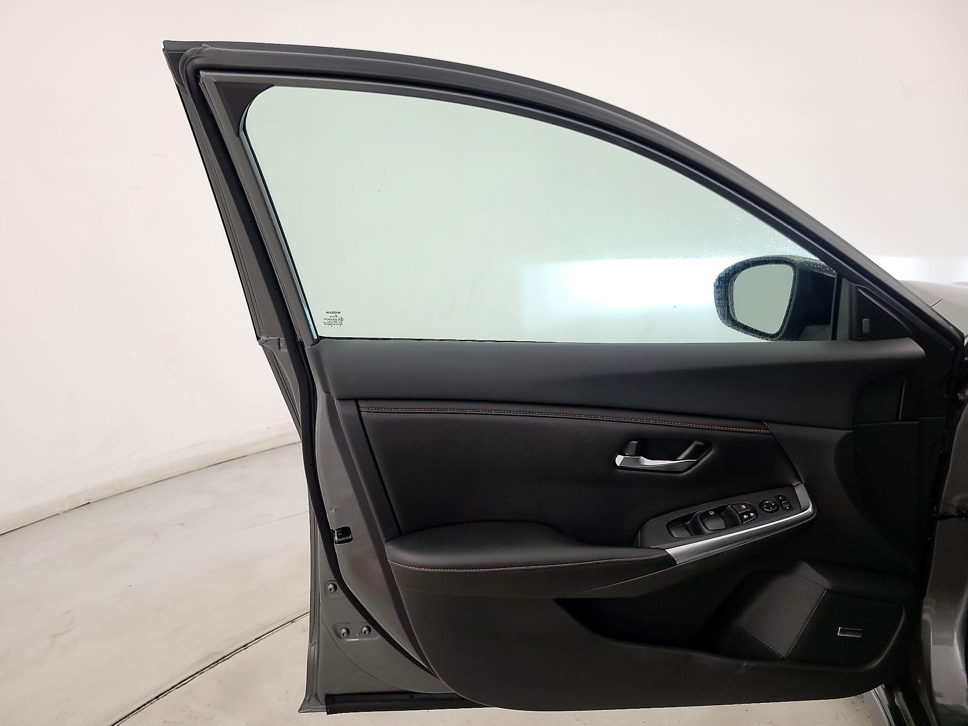 Thumbnail: 2020 Nissan Sentra - 12