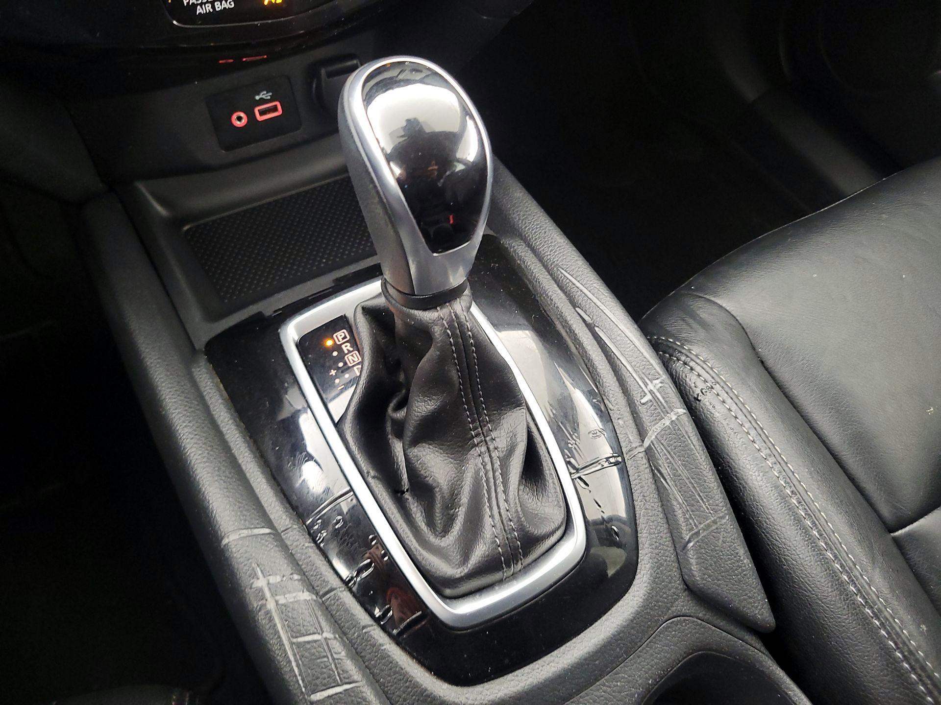 Thumbnail: 2020 Nissan Rogue - 17