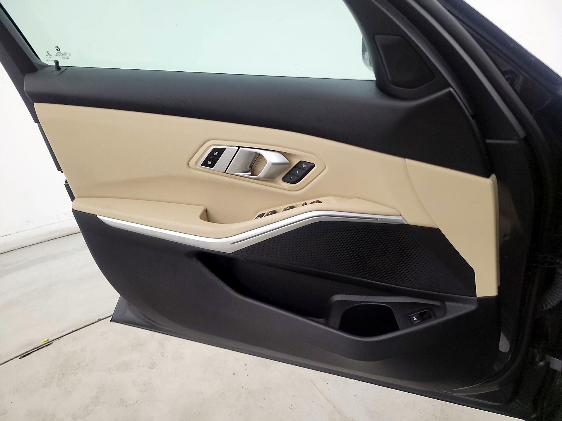 Thumbnail: 2021 BMW 3 Series - 12