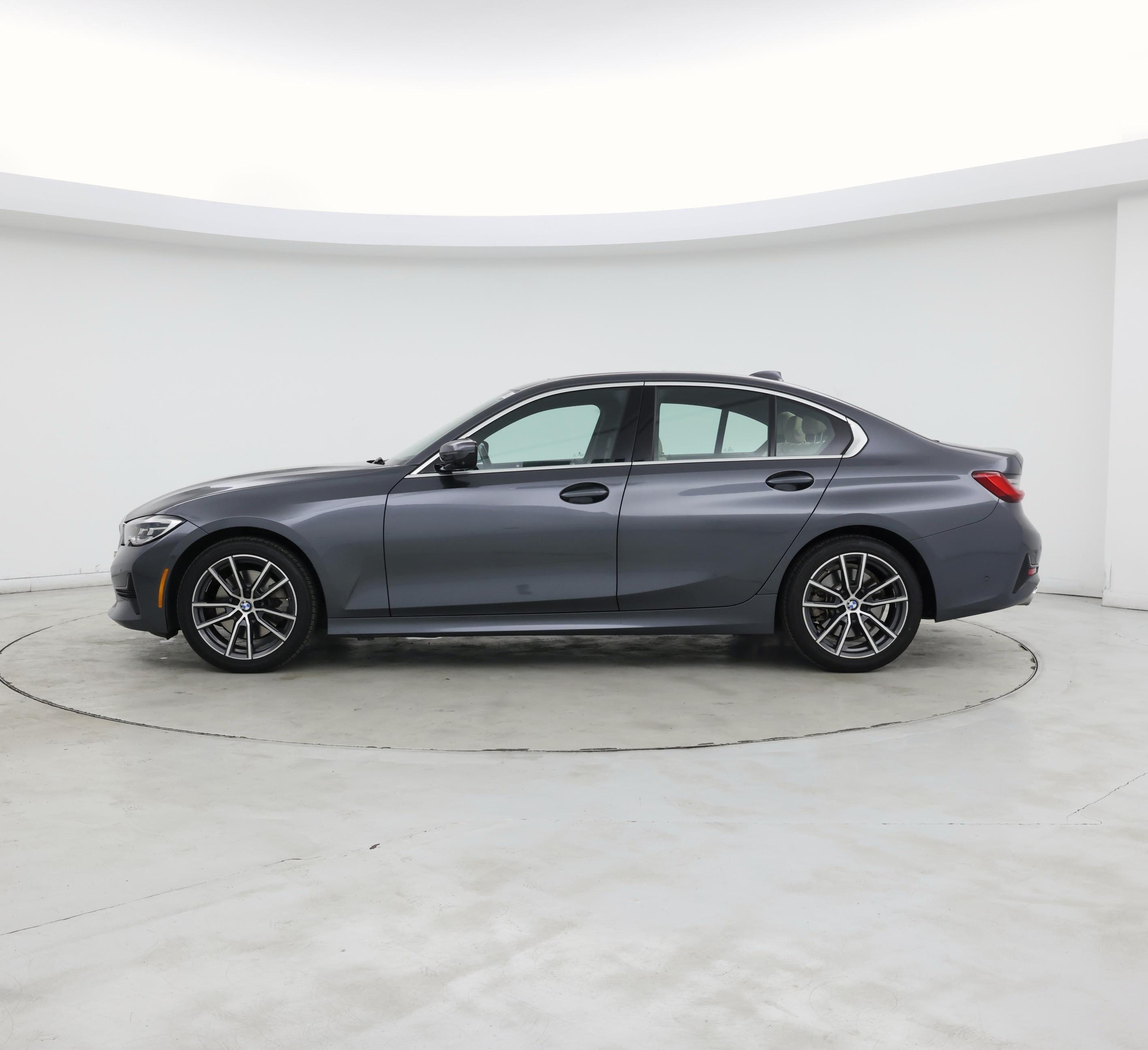 Thumbnail: 2021 BMW 3 Series - 3