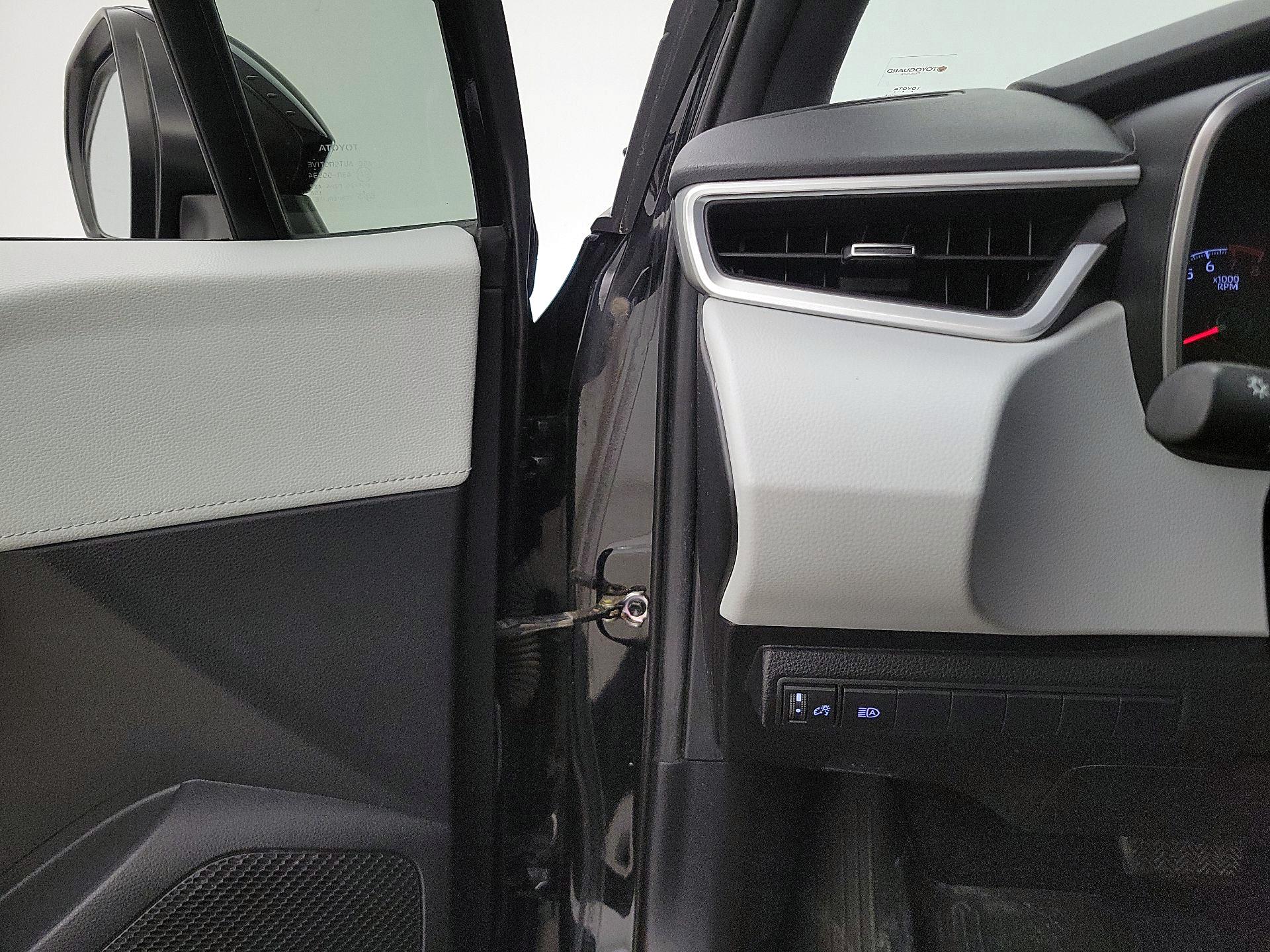 Thumbnail: 2020 Toyota Corolla - 13