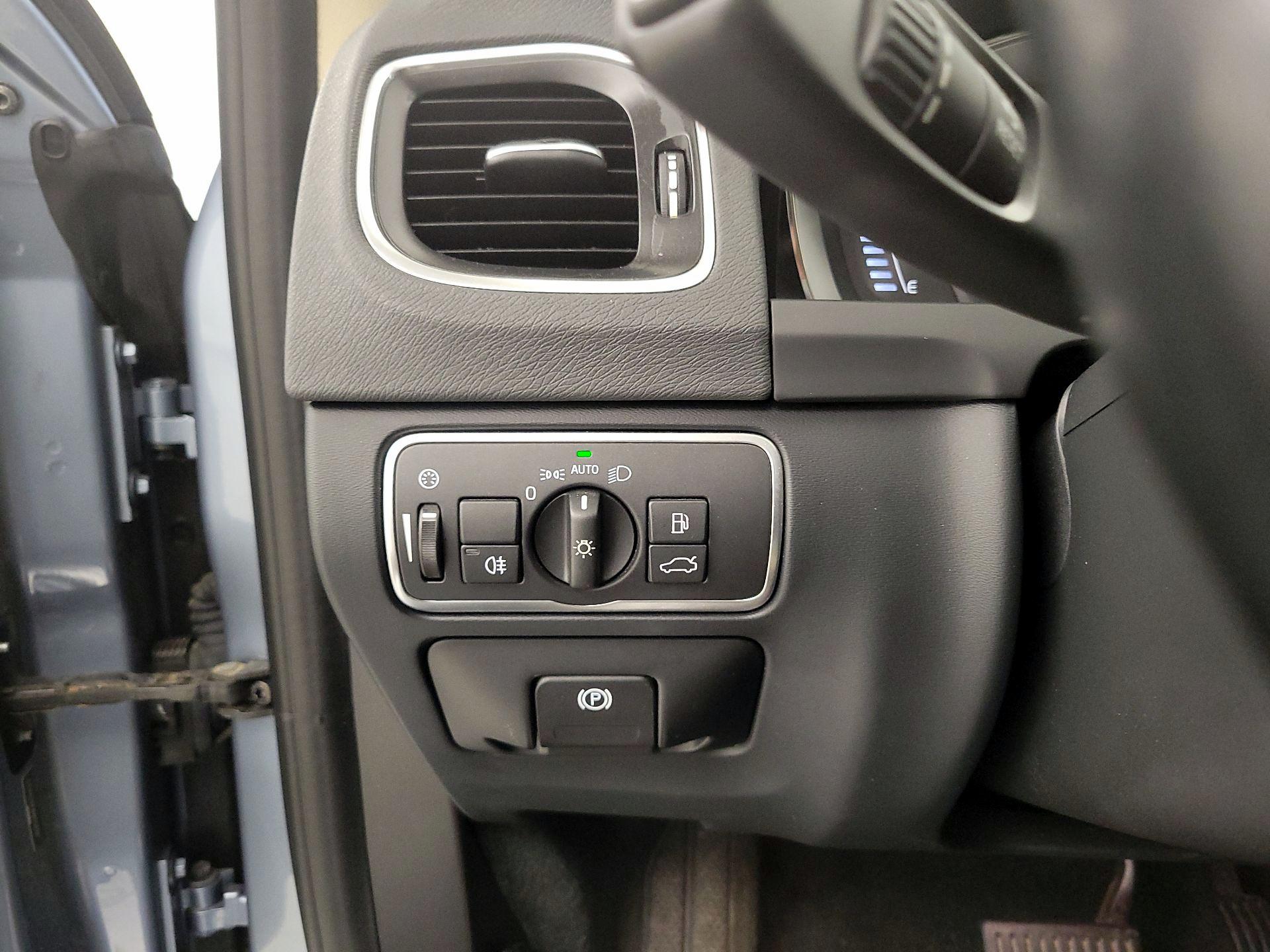 Thumbnail: 2017 Volvo S60 - 13