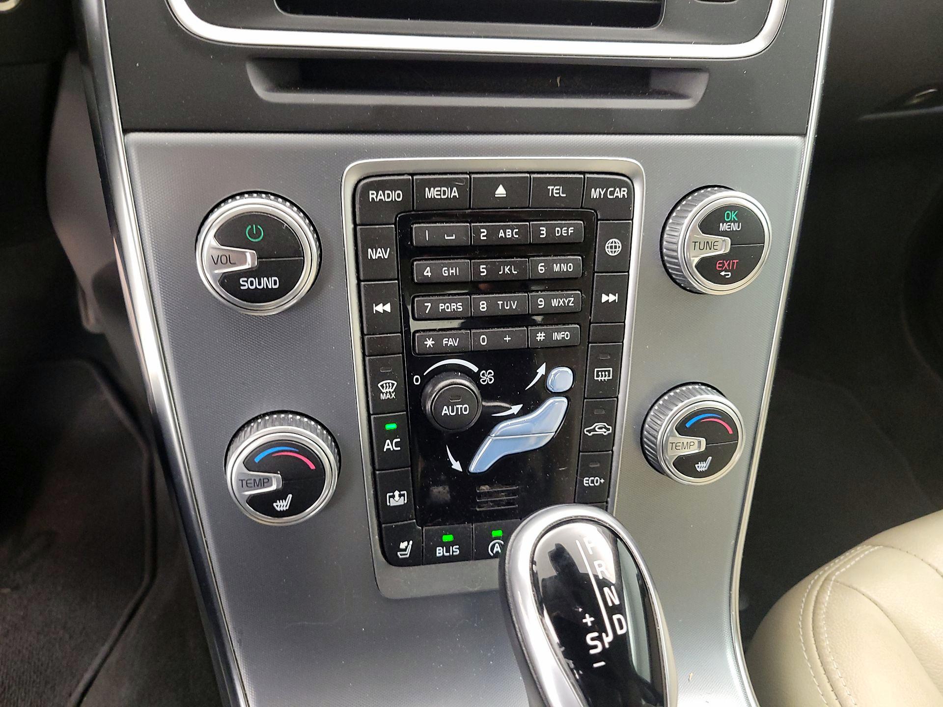 Thumbnail: 2017 Volvo S60 - 16