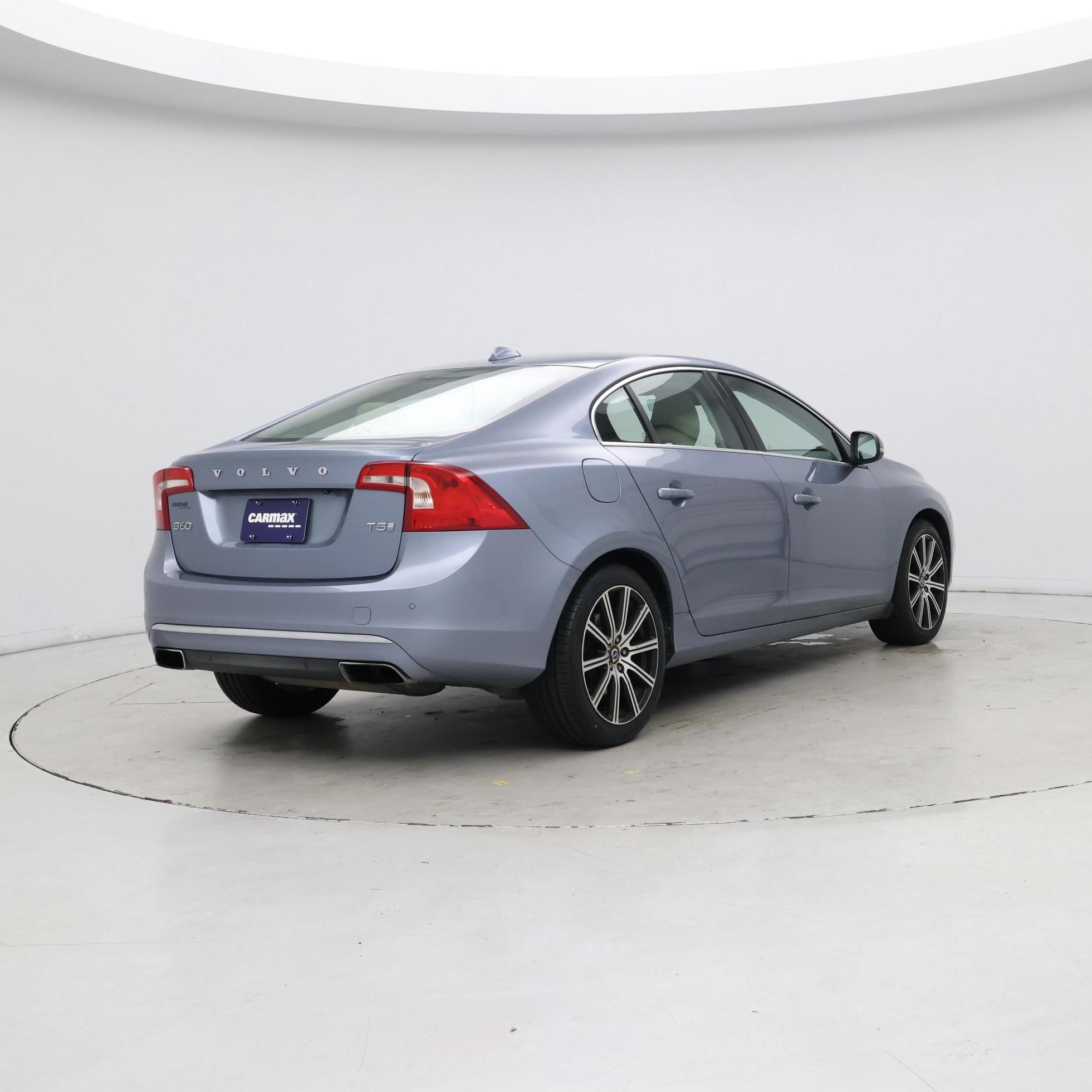 Thumbnail: 2017 Volvo S60 - 8