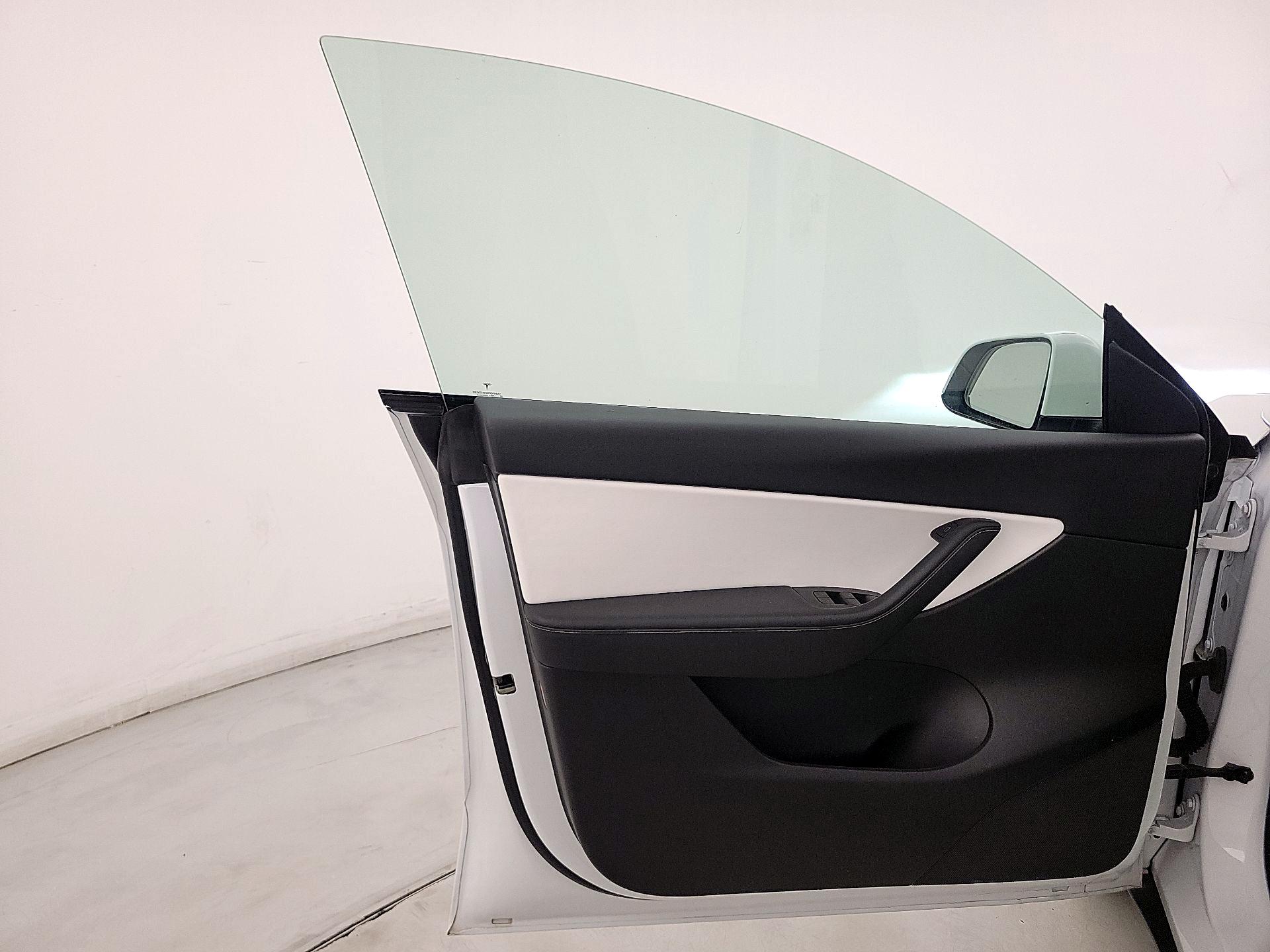 Thumbnail: 2022 Tesla Model Y - 12