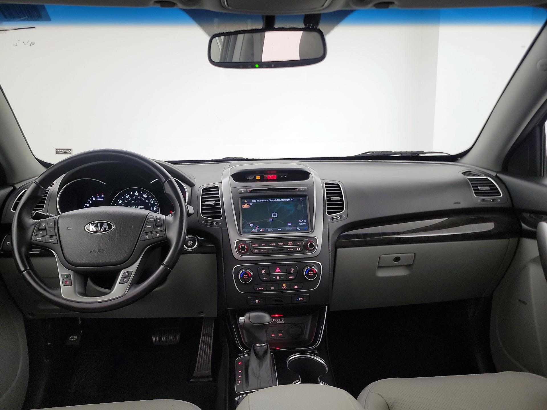 Thumbnail: 2015 Kia Sorento - 9