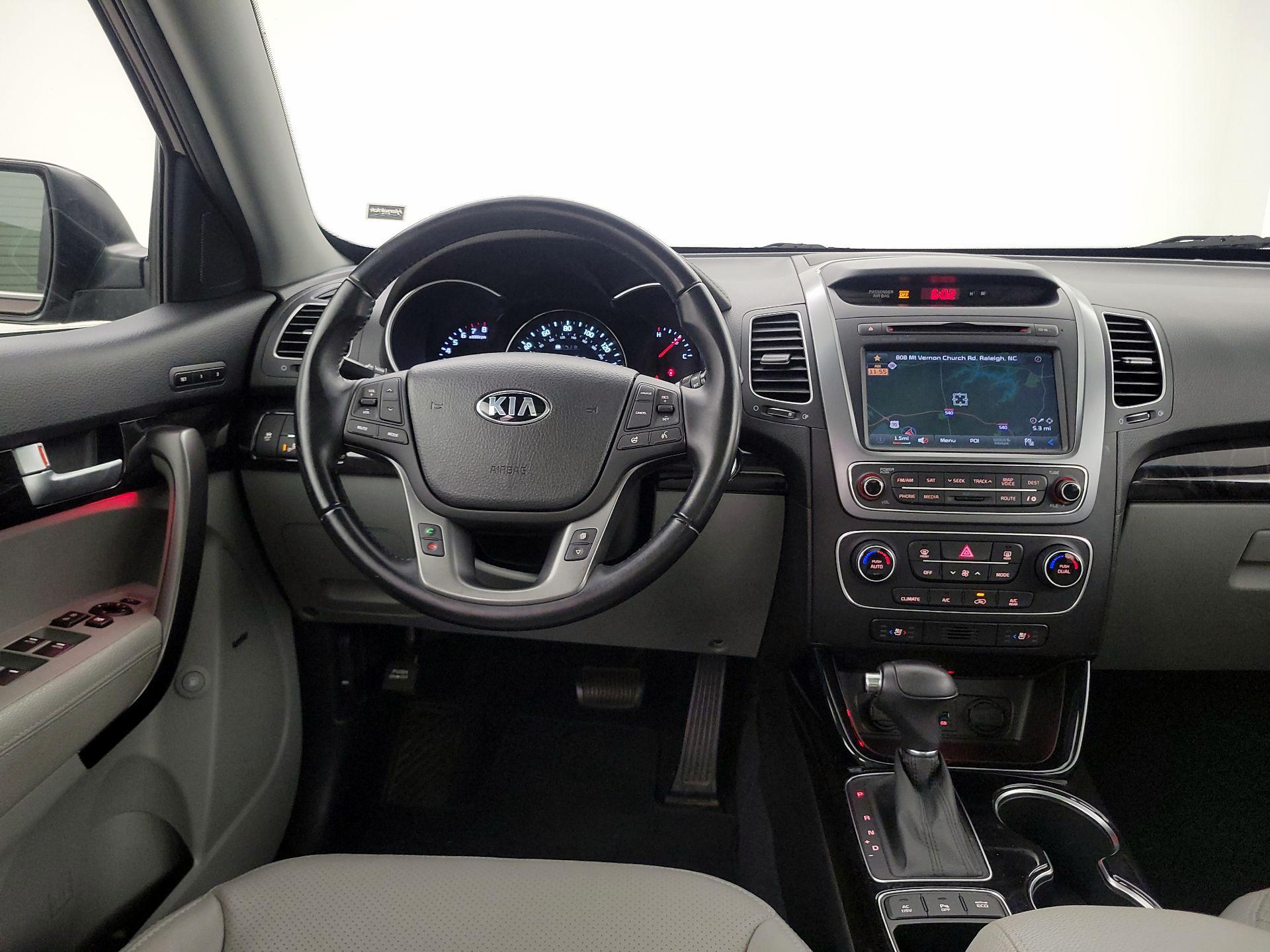 Thumbnail: 2015 Kia Sorento - 10