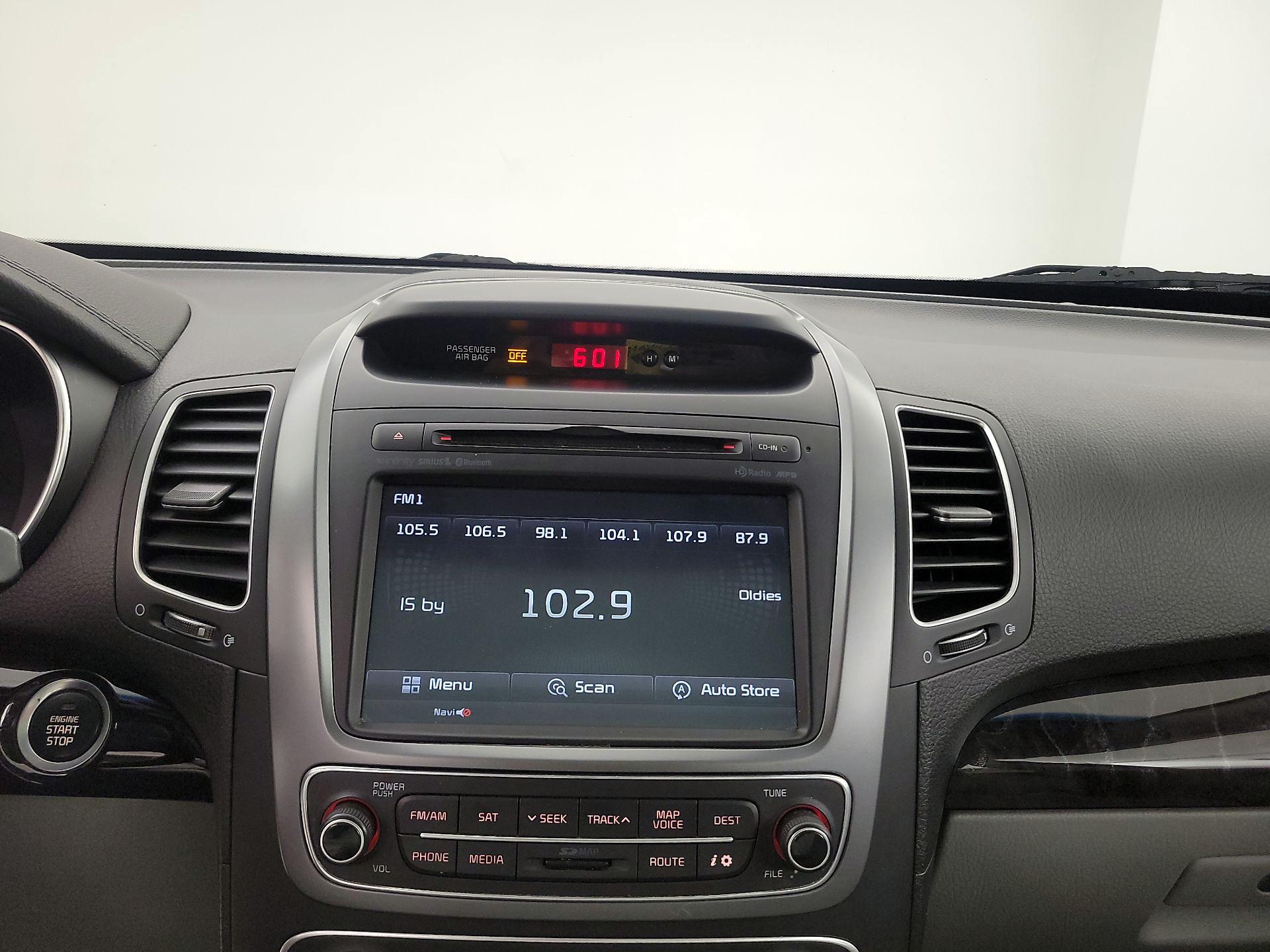 Thumbnail: 2015 Kia Sorento - 16