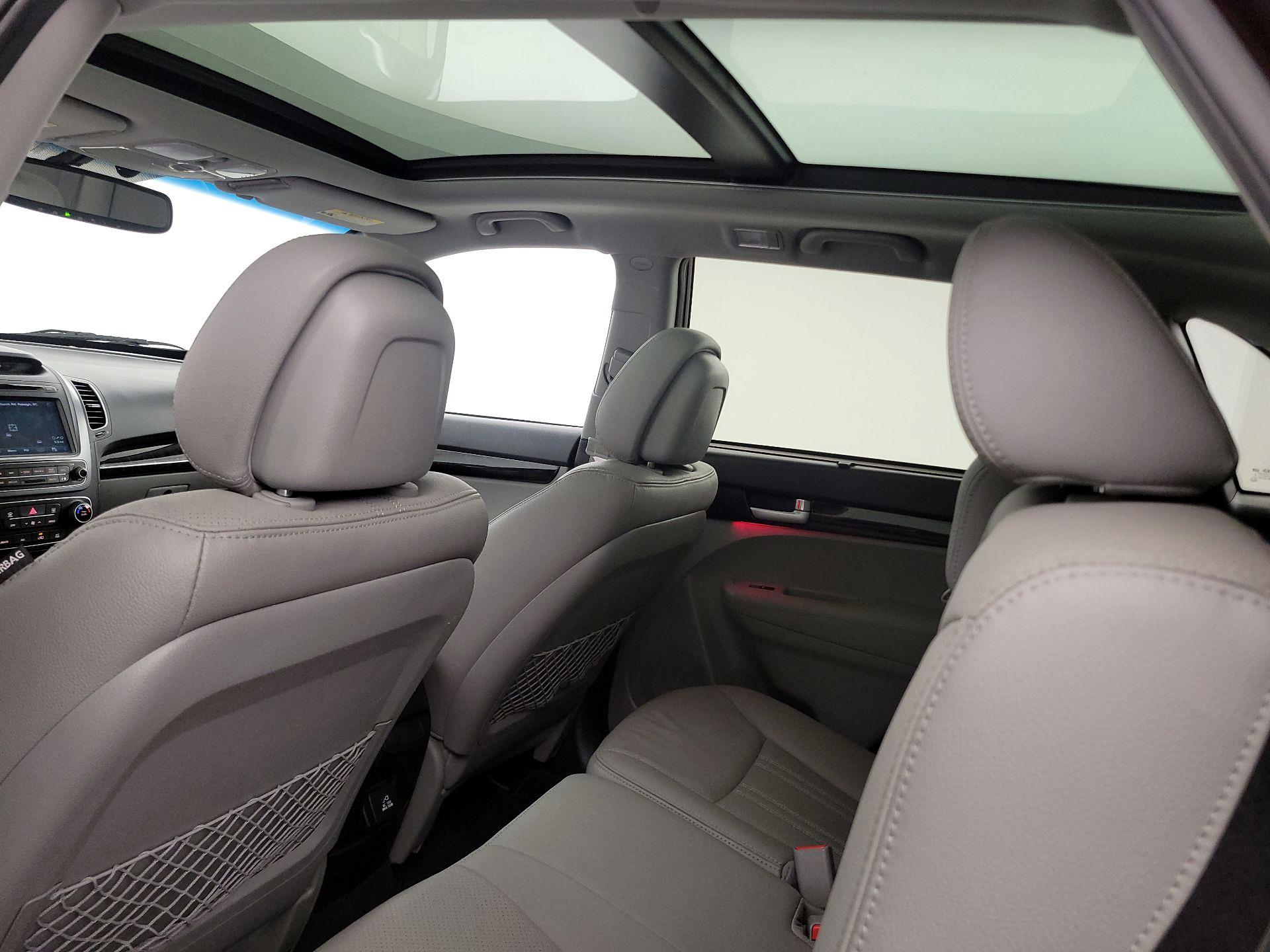 Thumbnail: 2015 Kia Sorento - 20