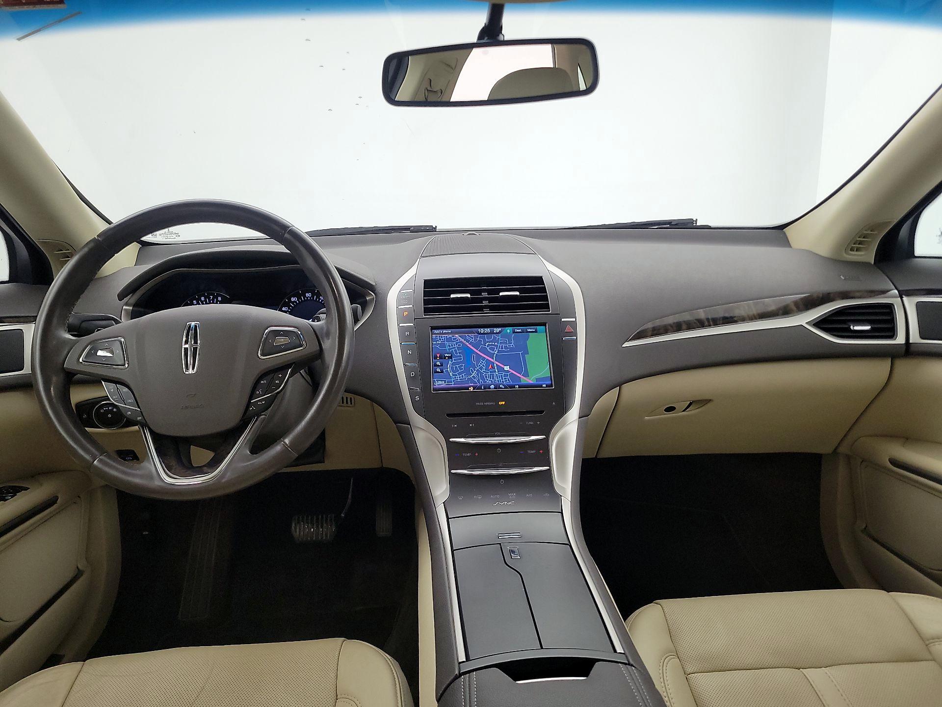 Thumbnail: 2015 Lincoln MKZ - 9