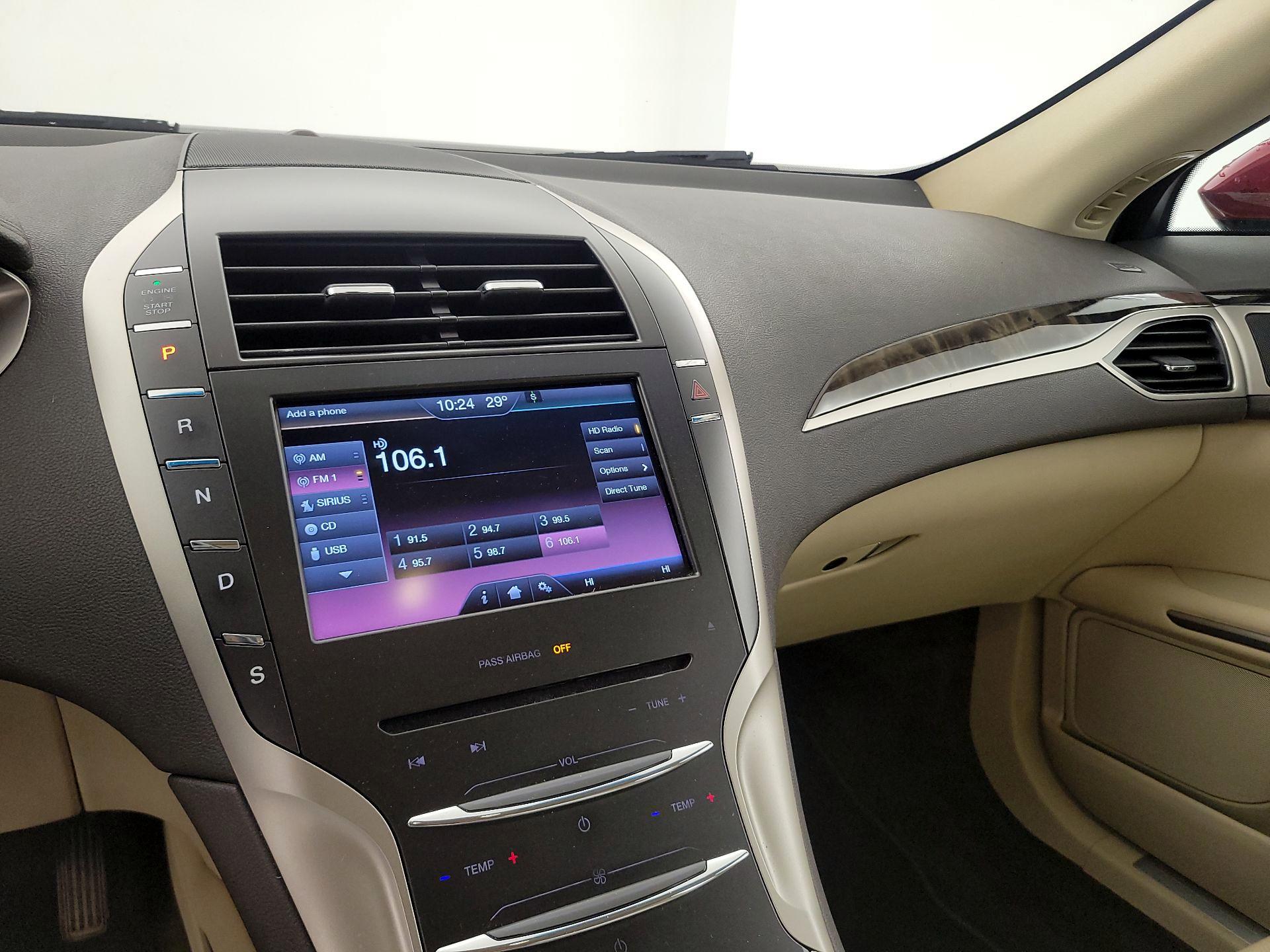 Thumbnail: 2015 Lincoln MKZ - 16