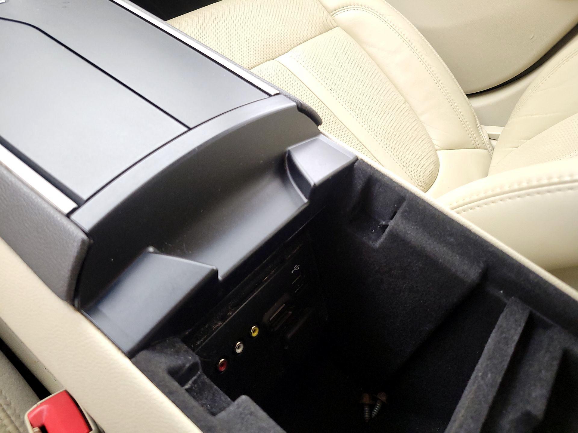 Thumbnail: 2015 Lincoln MKZ - 19