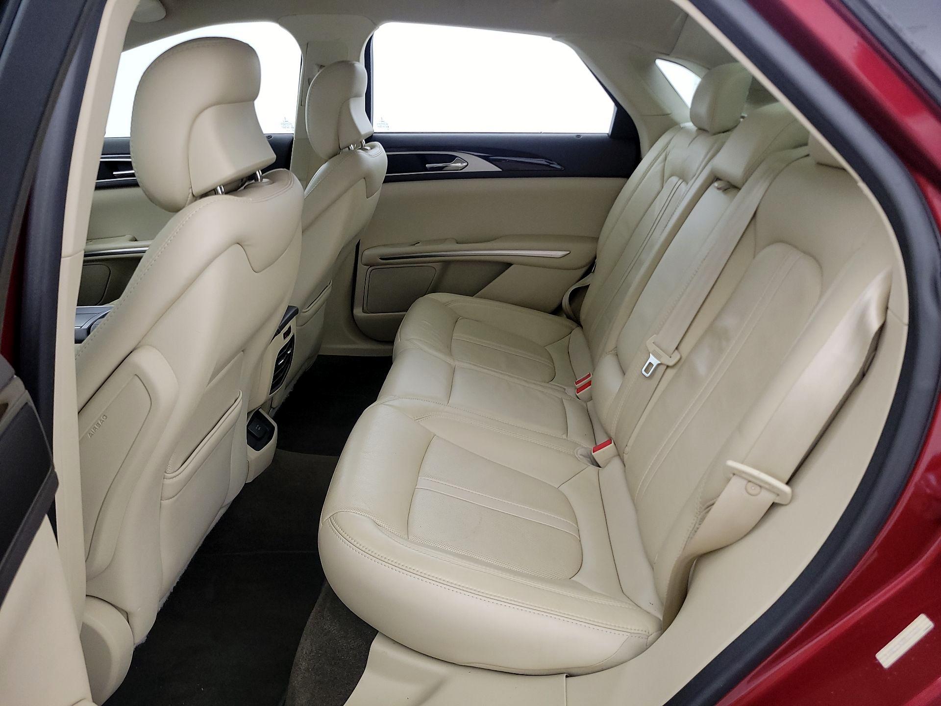 Thumbnail: 2015 Lincoln MKZ - 20