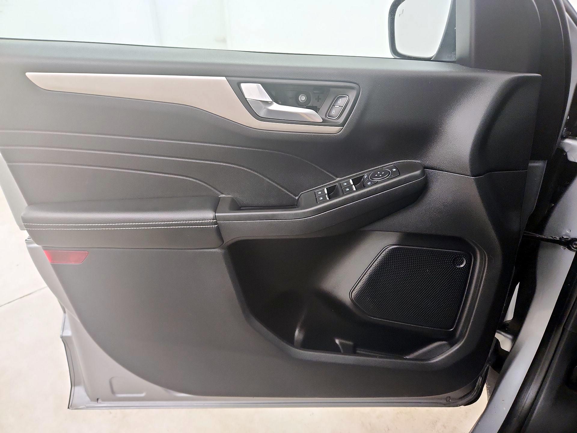 Thumbnail: 2021 Ford Escape - 12