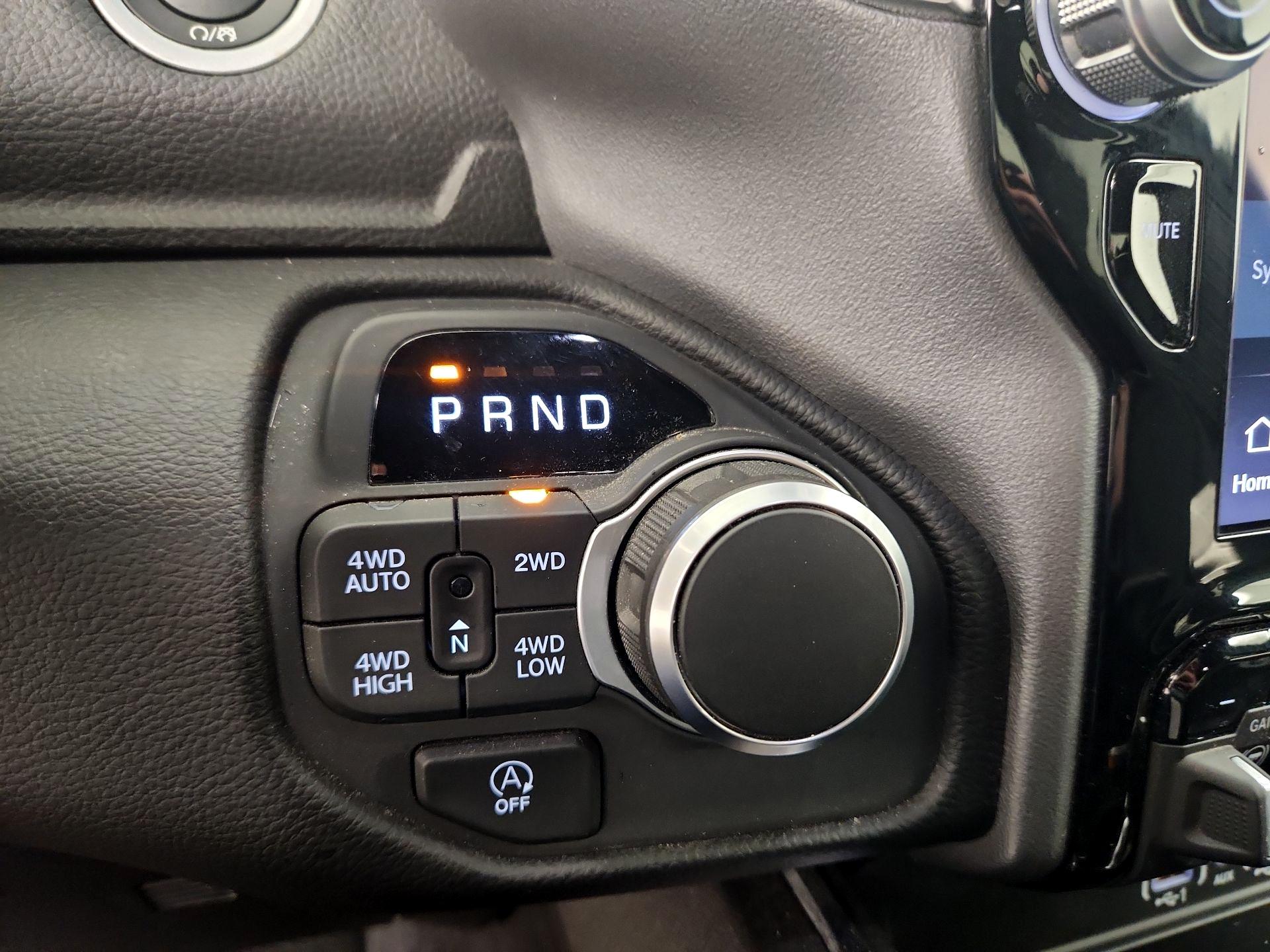 Thumbnail: 2025 RAM 1500 - 17