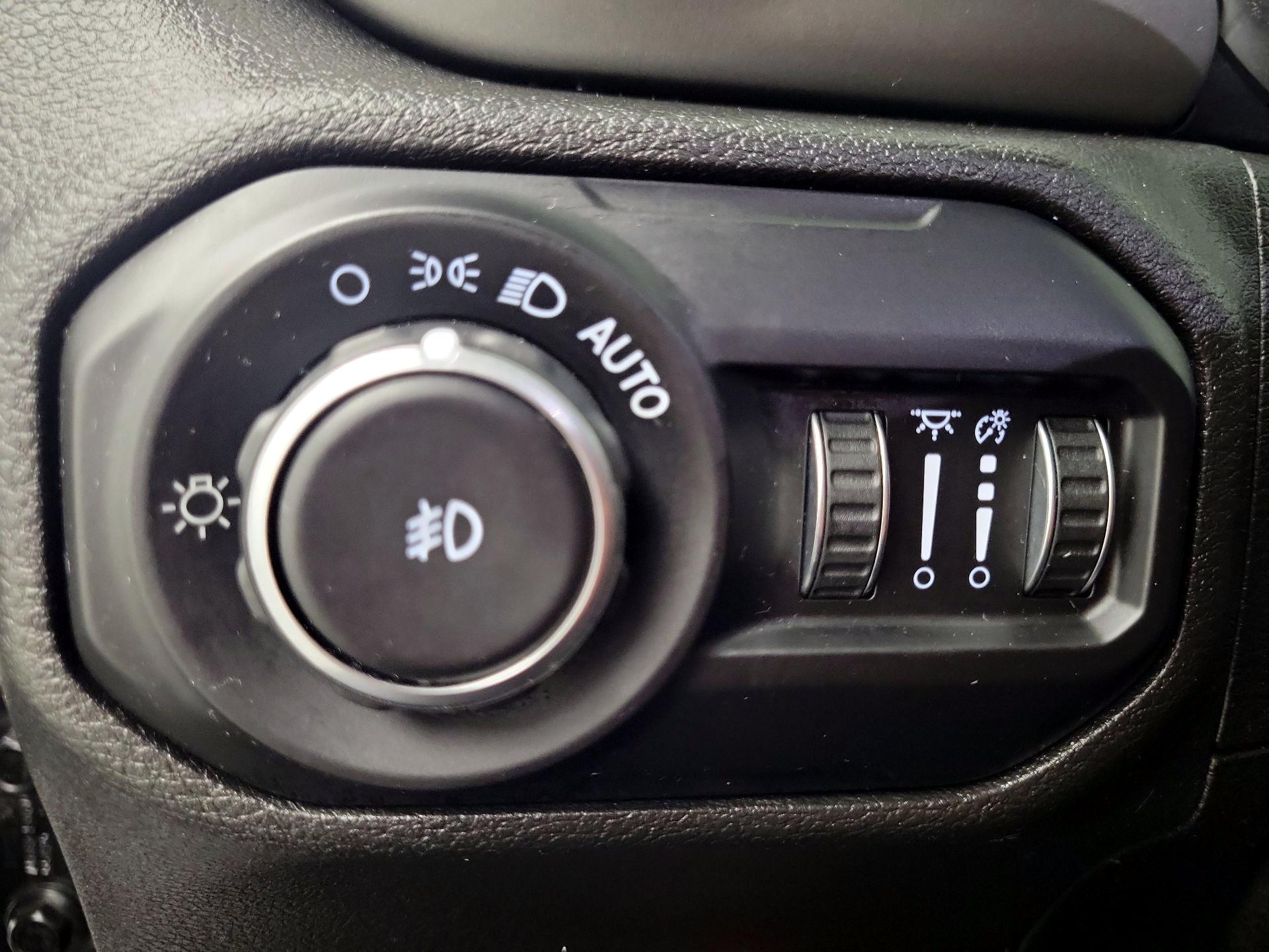 Thumbnail: 2021 Jeep Wrangler - 11