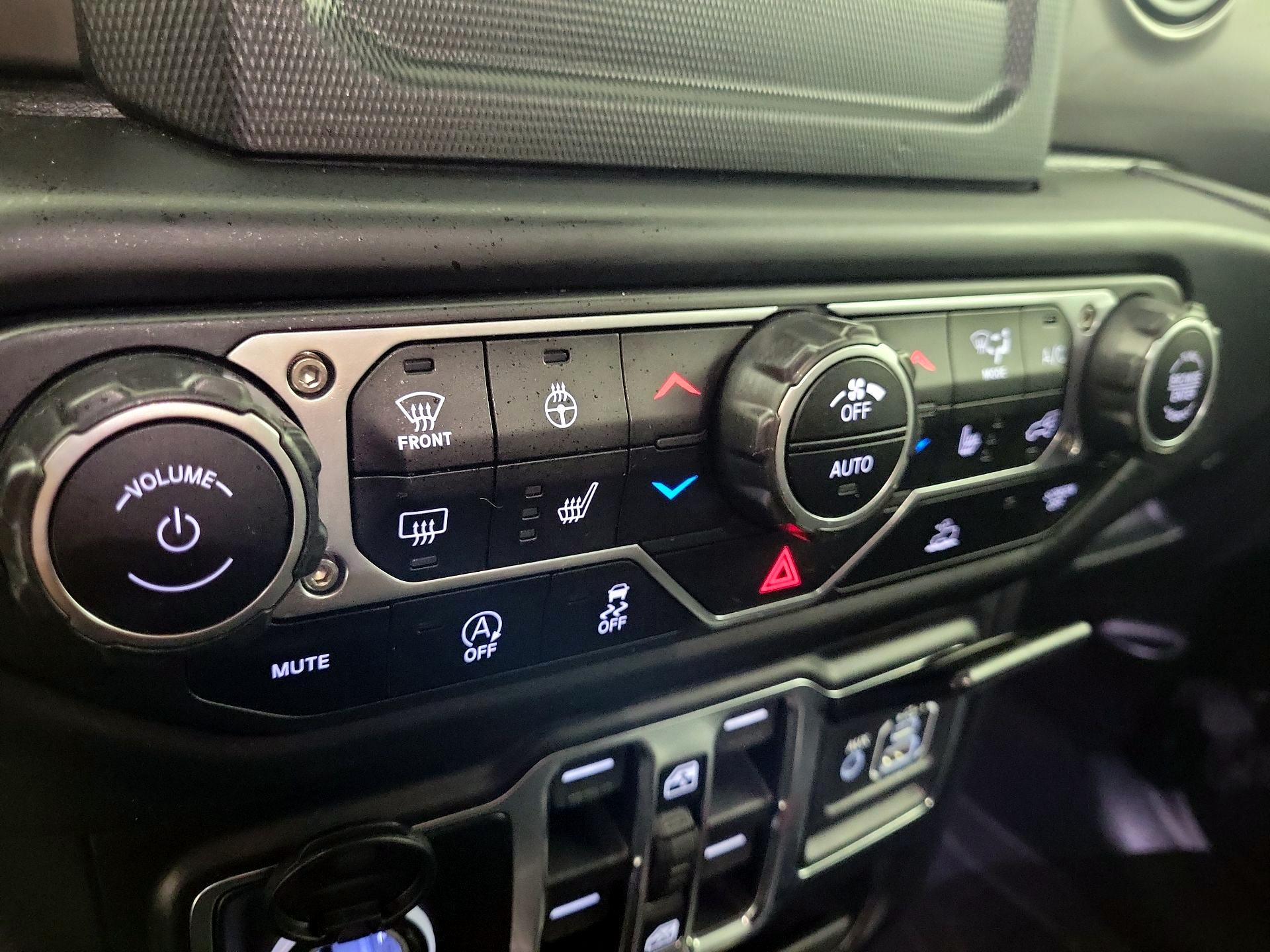 Thumbnail: 2021 Jeep Wrangler - 14