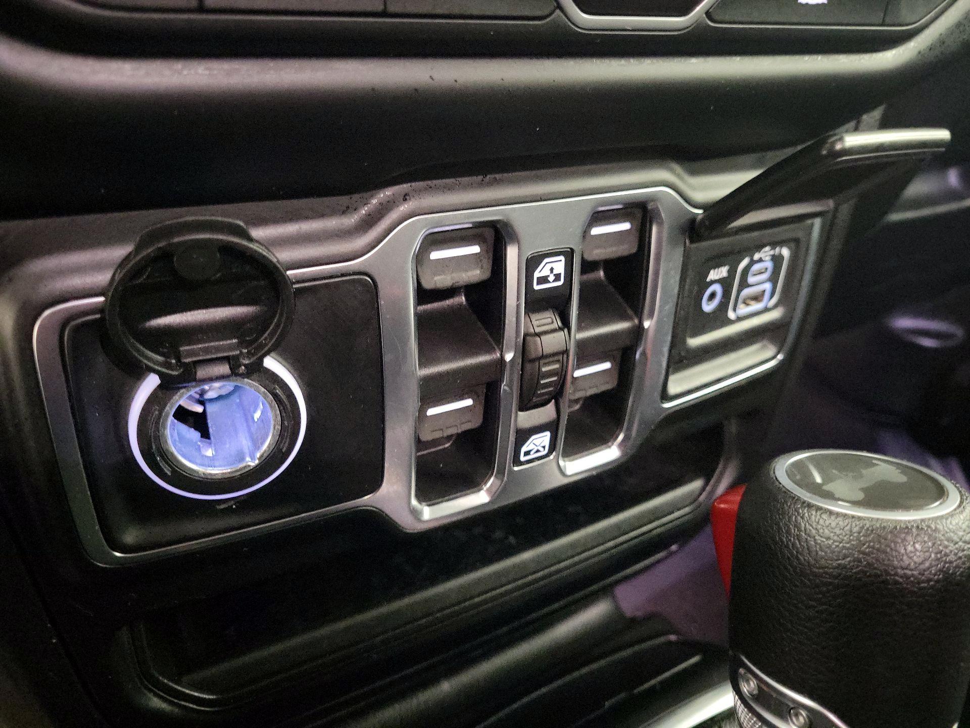 Thumbnail: 2021 Jeep Wrangler - 16