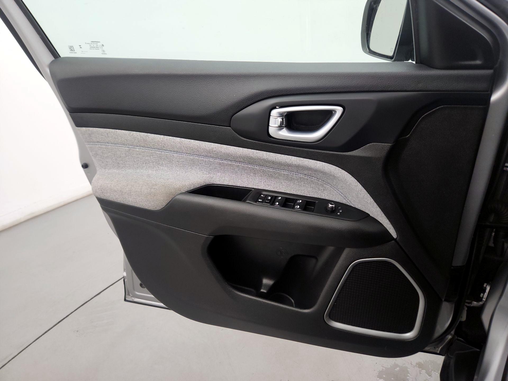 Thumbnail: 2023 Jeep Compass - 10