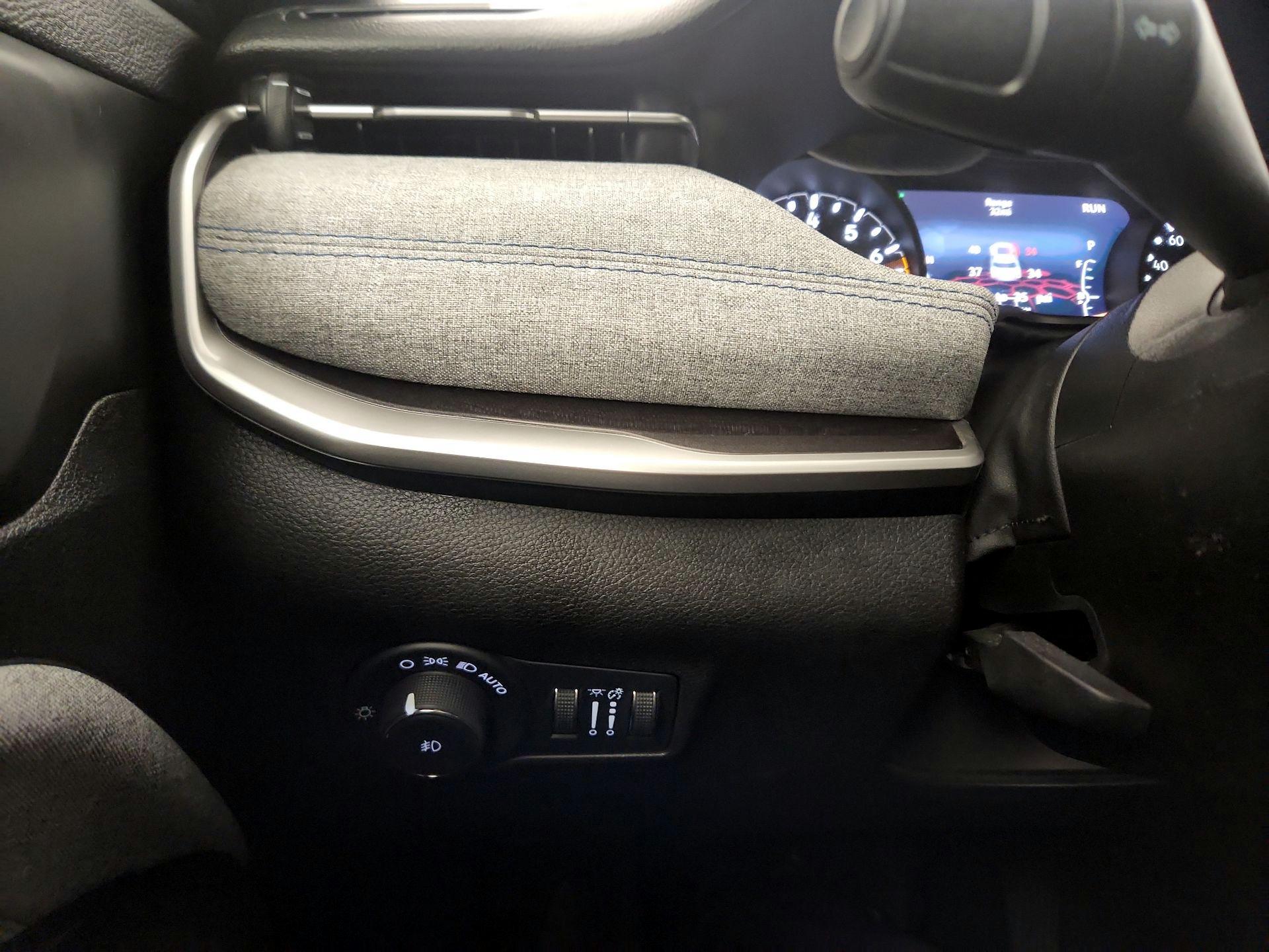 Thumbnail: 2023 Jeep Compass - 11