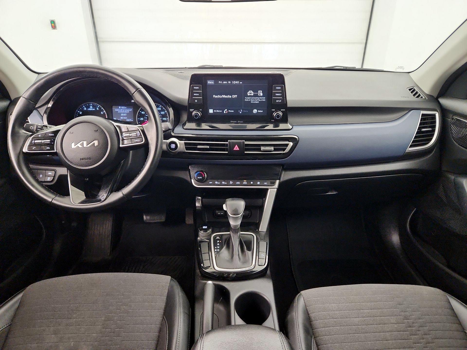 Thumbnail: 2023 Kia Seltos - 9