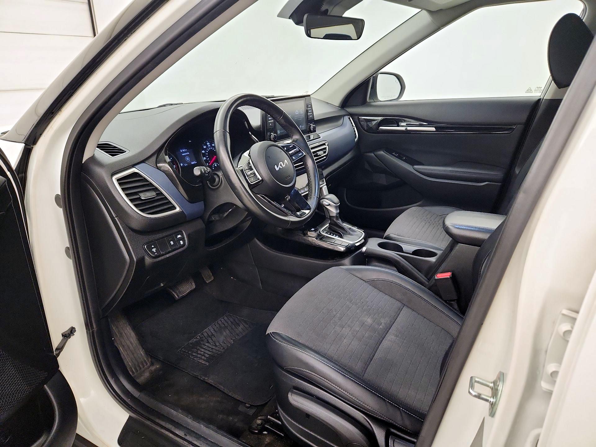 Thumbnail: 2023 Kia Seltos - 11