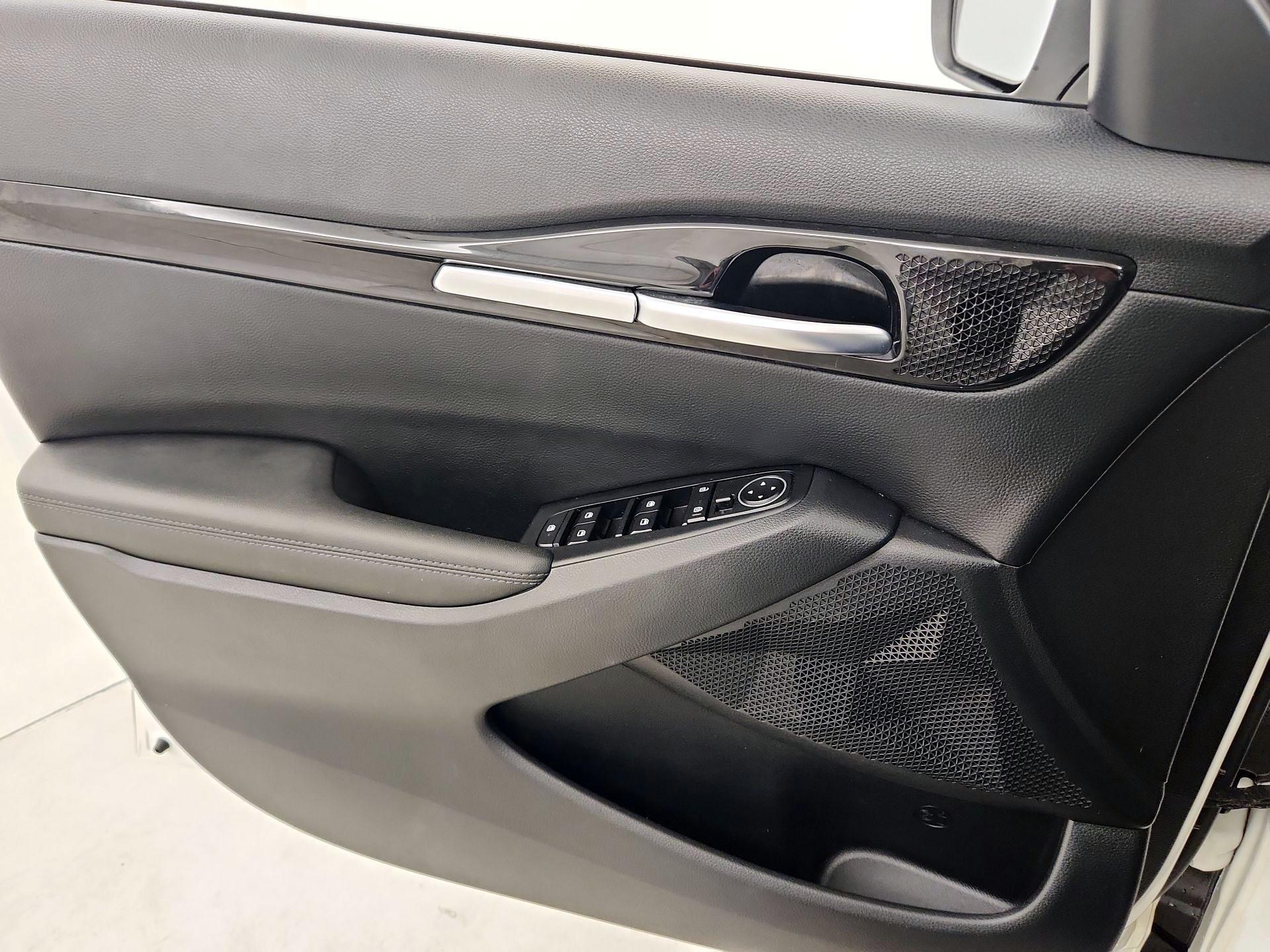 Thumbnail: 2023 Kia Seltos - 12