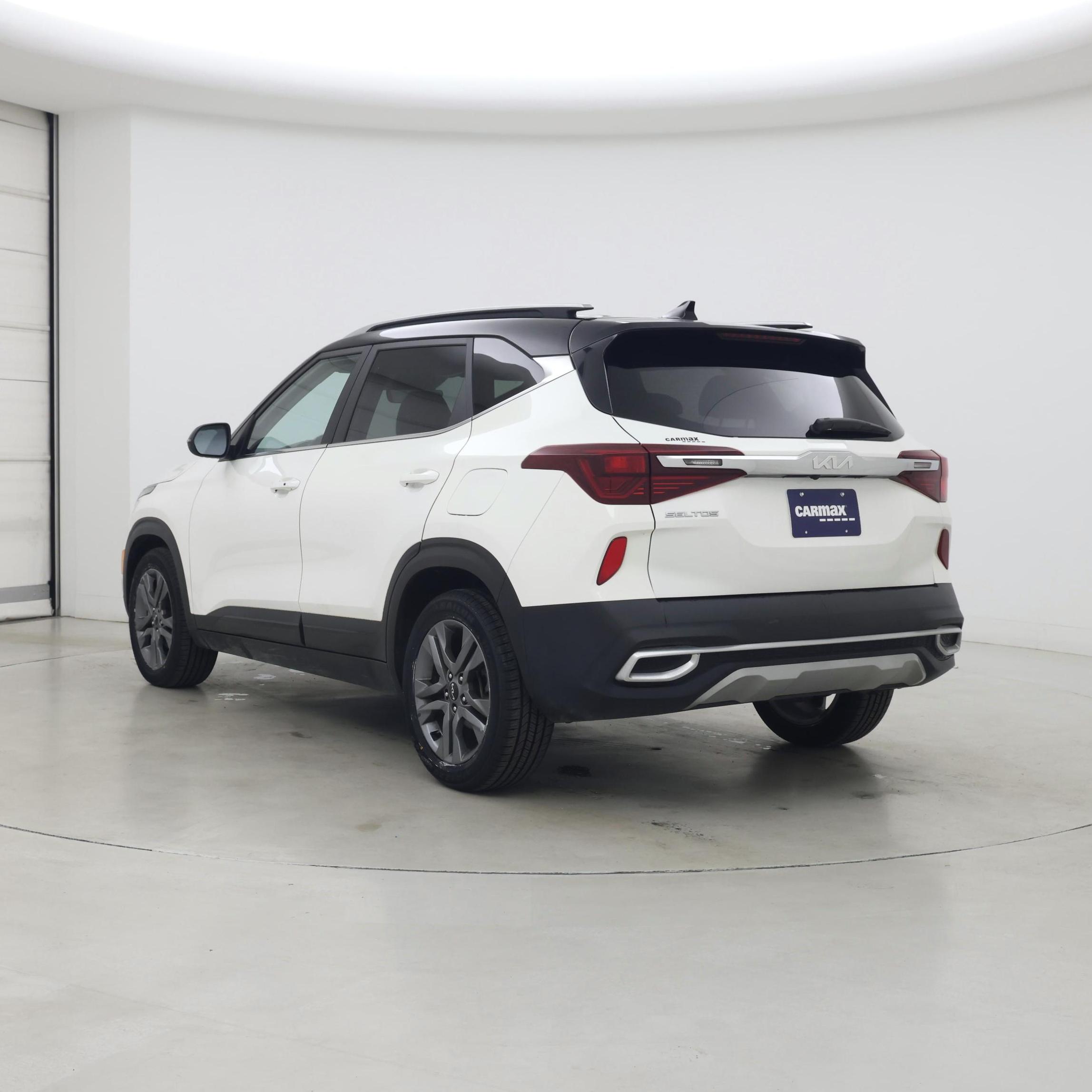 Thumbnail: 2023 Kia Seltos - 2