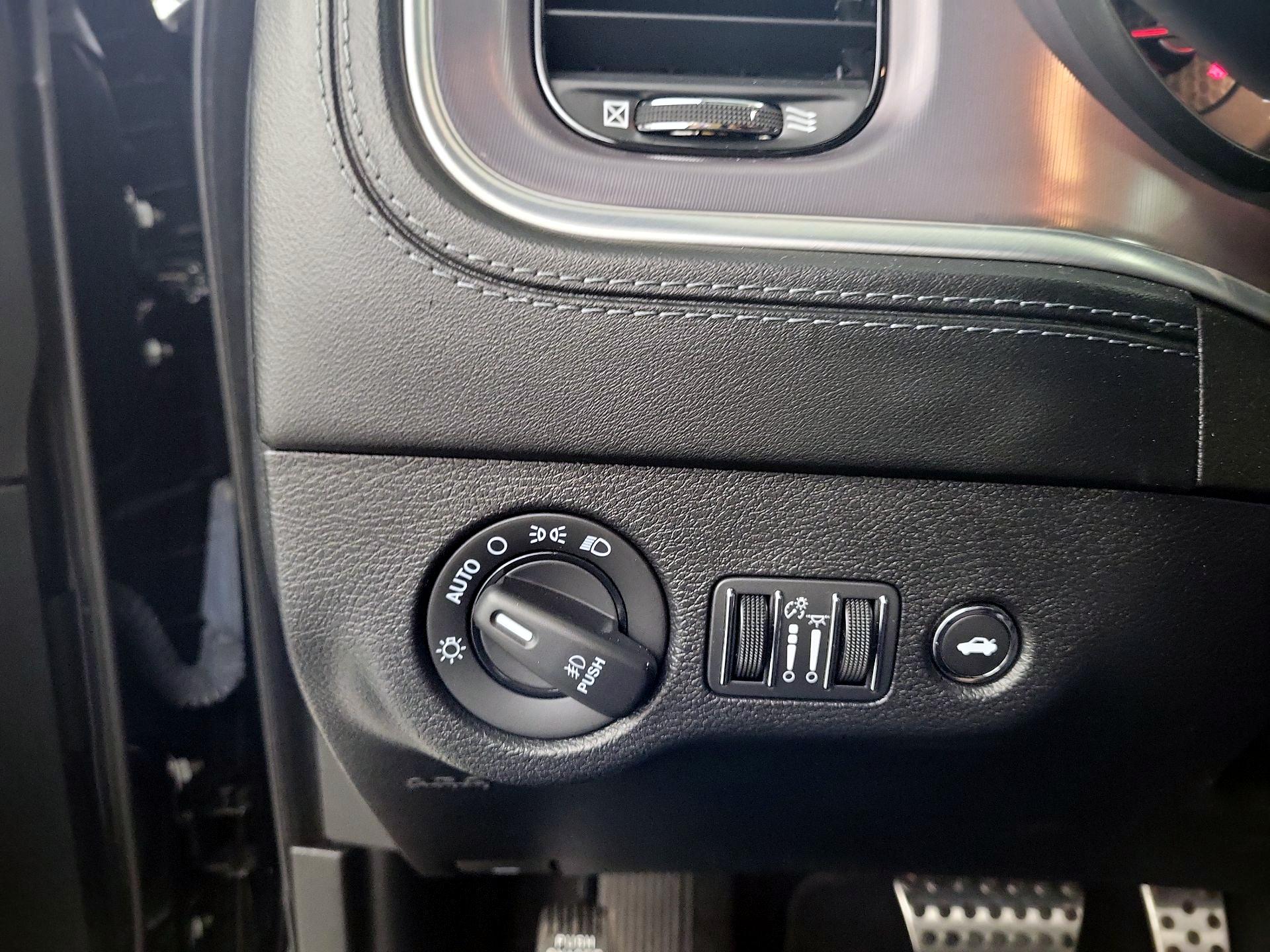 Thumbnail: 2022 Dodge Charger - 11