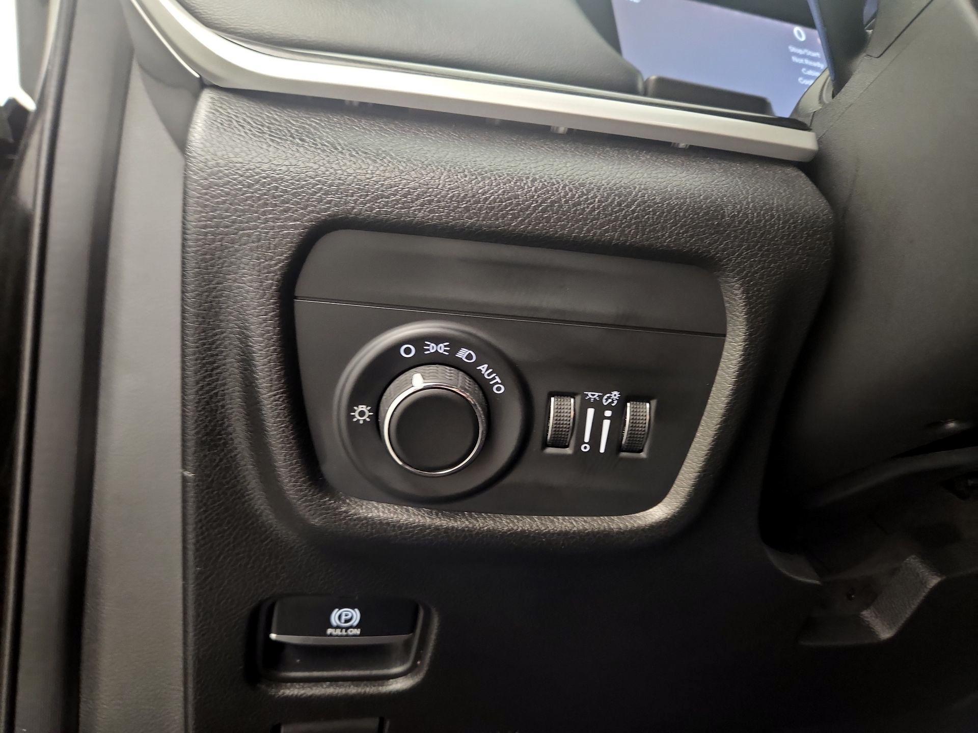 Thumbnail: 2022 Jeep Grand Cherokee - 11