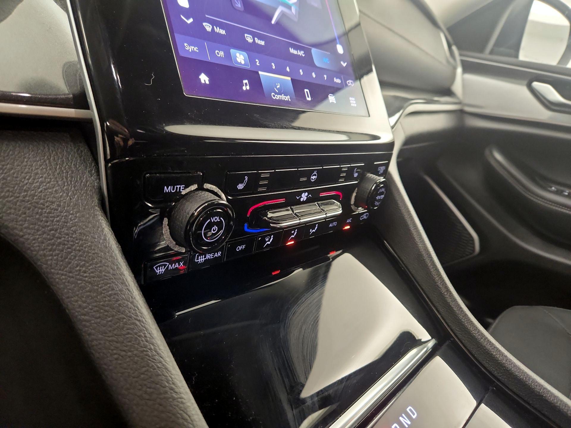 Thumbnail: 2022 Jeep Grand Cherokee - 14