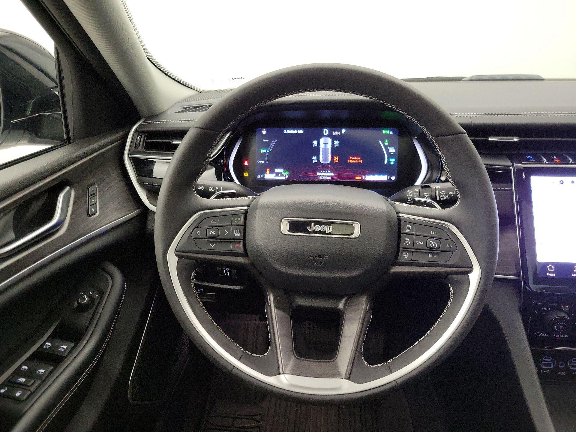 Thumbnail: 2022 Jeep Grand Cherokee - 10