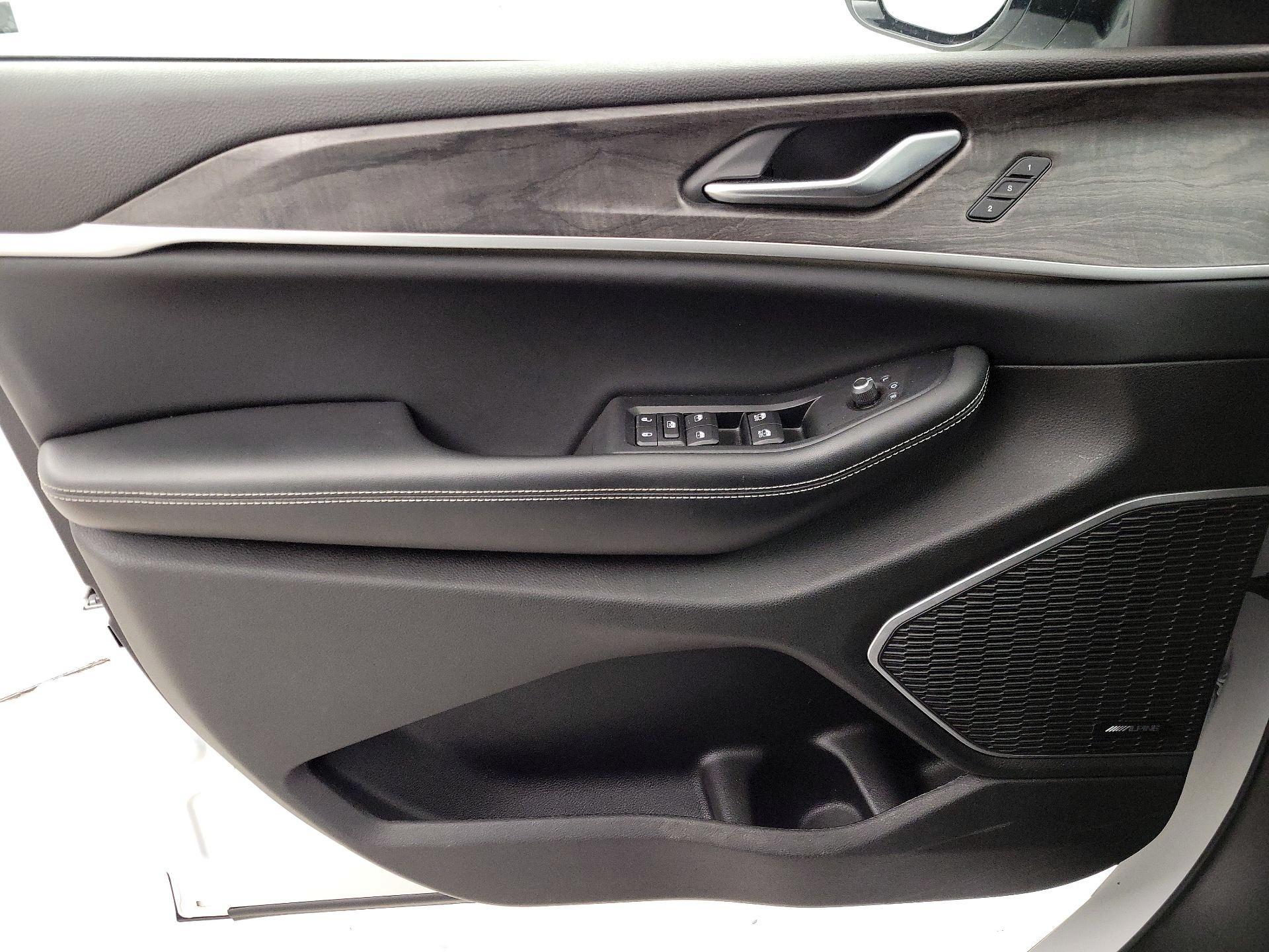 Thumbnail: 2022 Jeep Grand Cherokee - 12