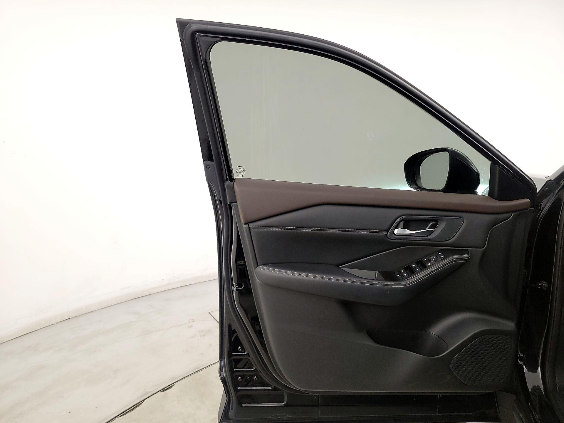 Thumbnail: 2023 Nissan Rogue - 12