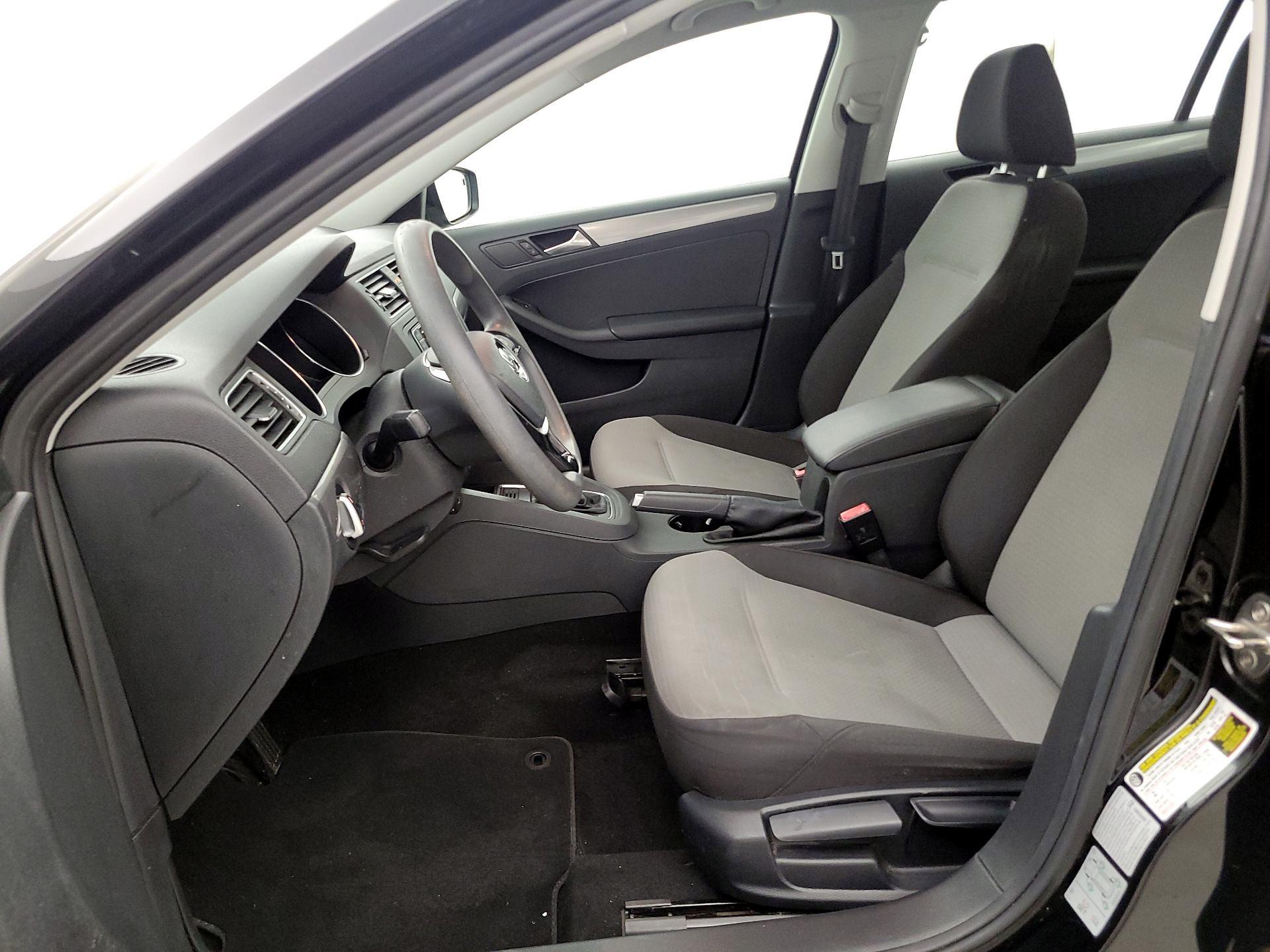 Thumbnail: 2017 Volkswagen Jetta - 11